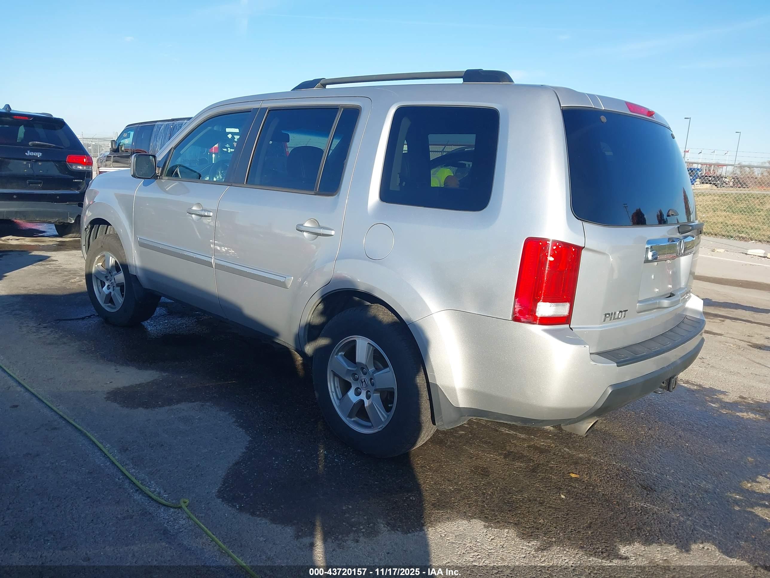 HONDA PILOT image 3