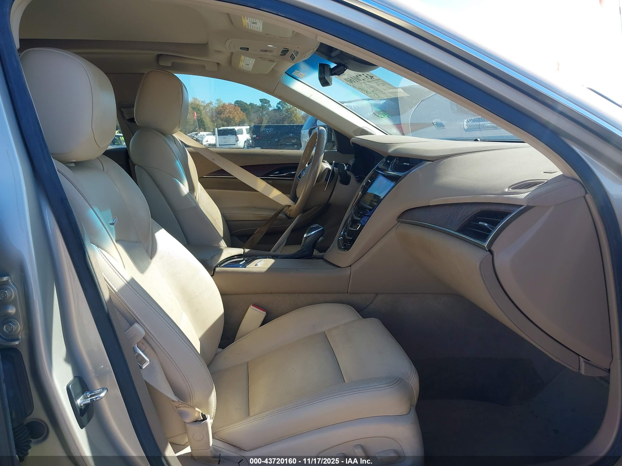 CADILLAC CTS image 5