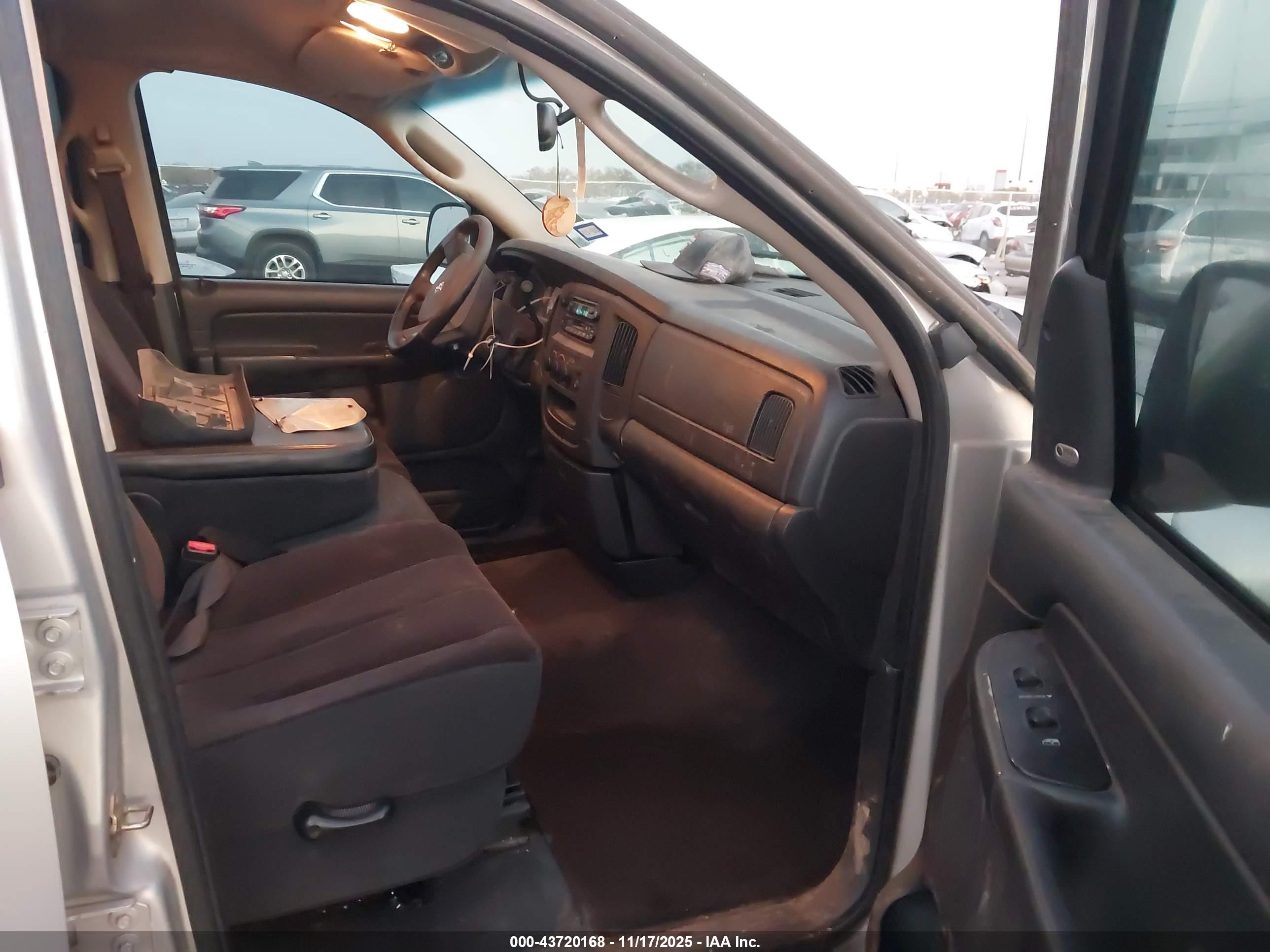 DODGE RAM image 5