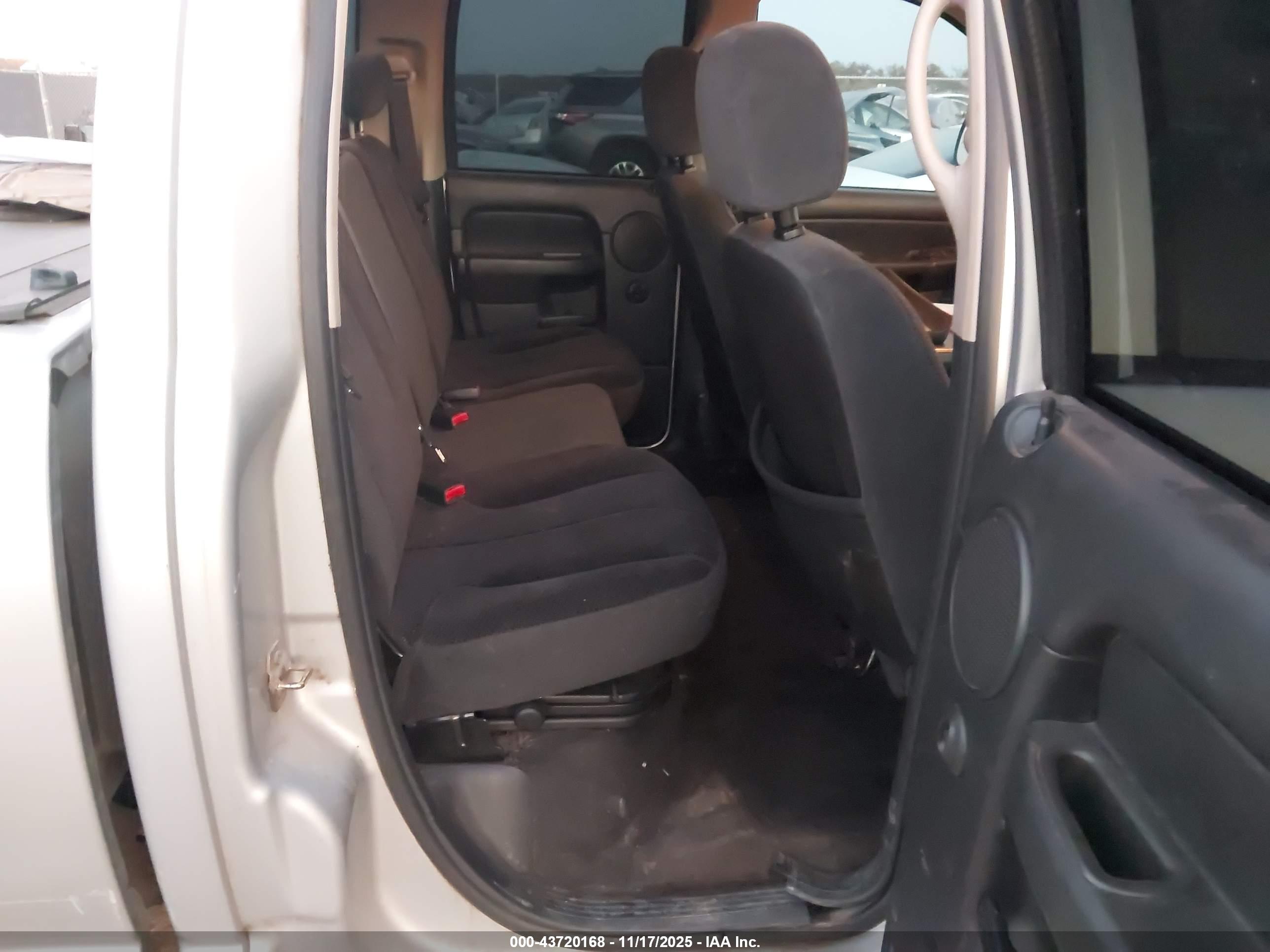 DODGE RAM image 8