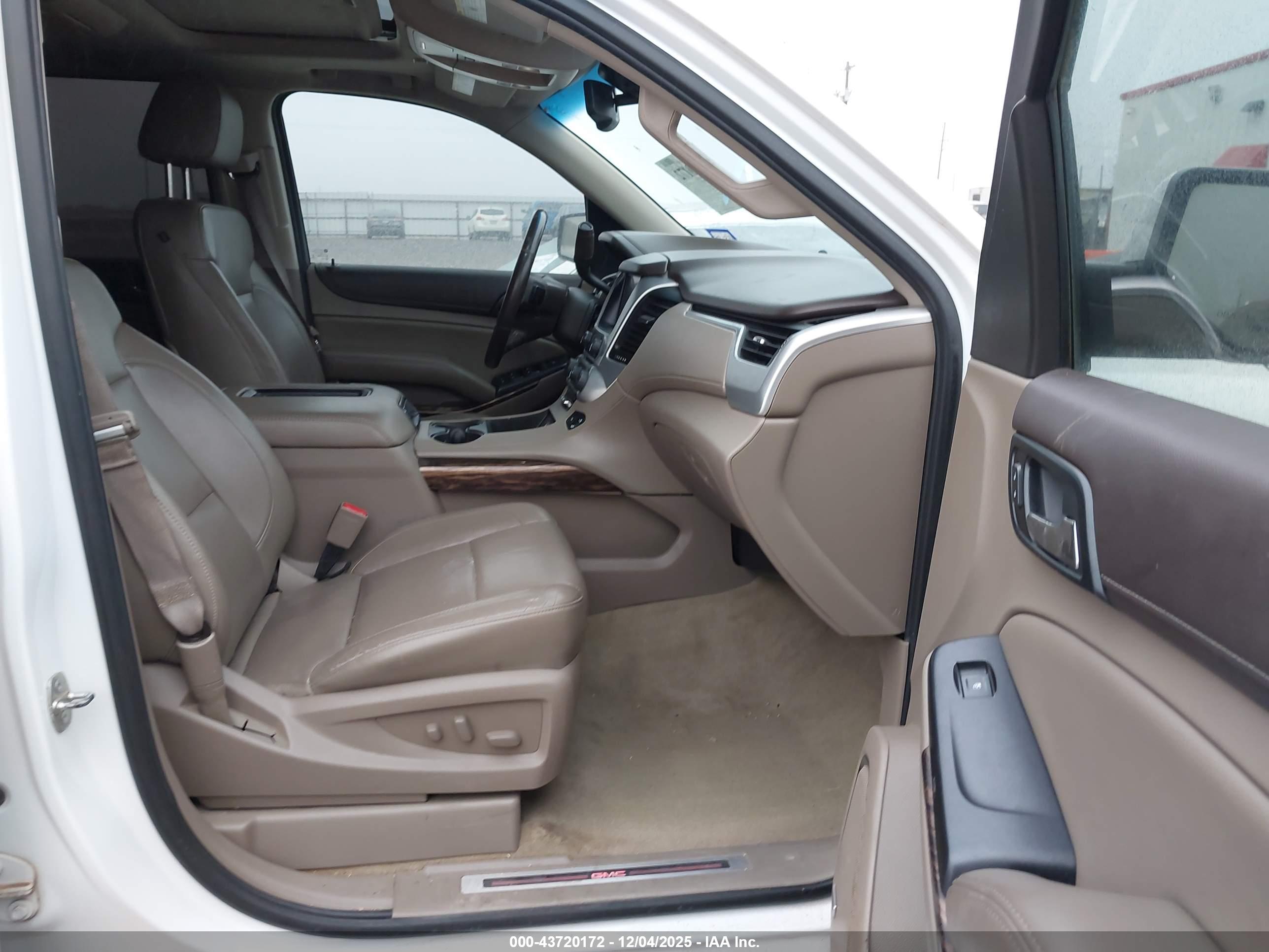 GMC YUKON image 5