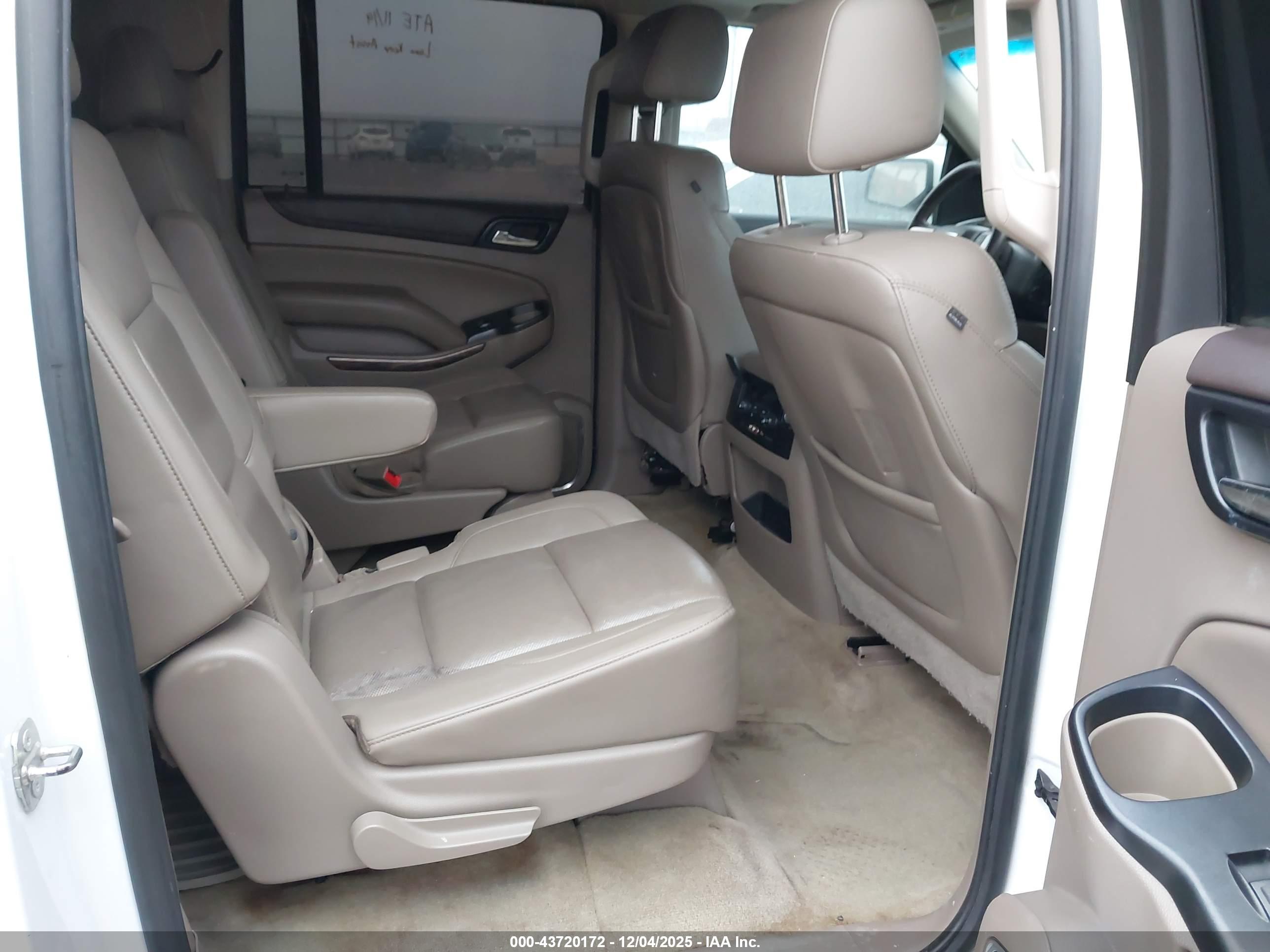 GMC YUKON image 8
