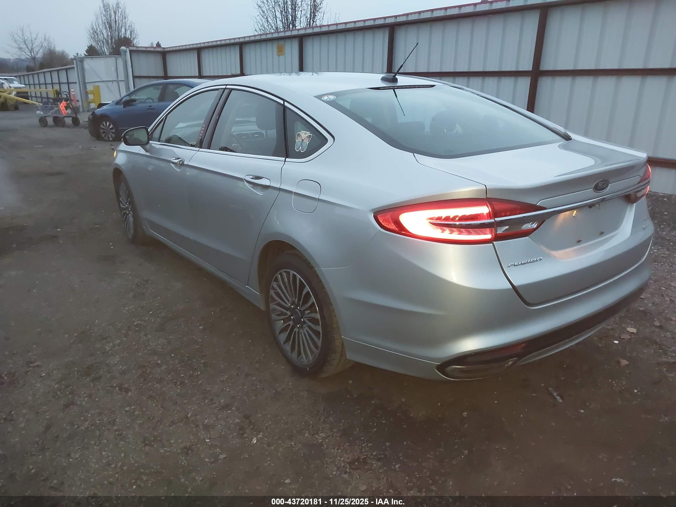 FORD FUSION image 3