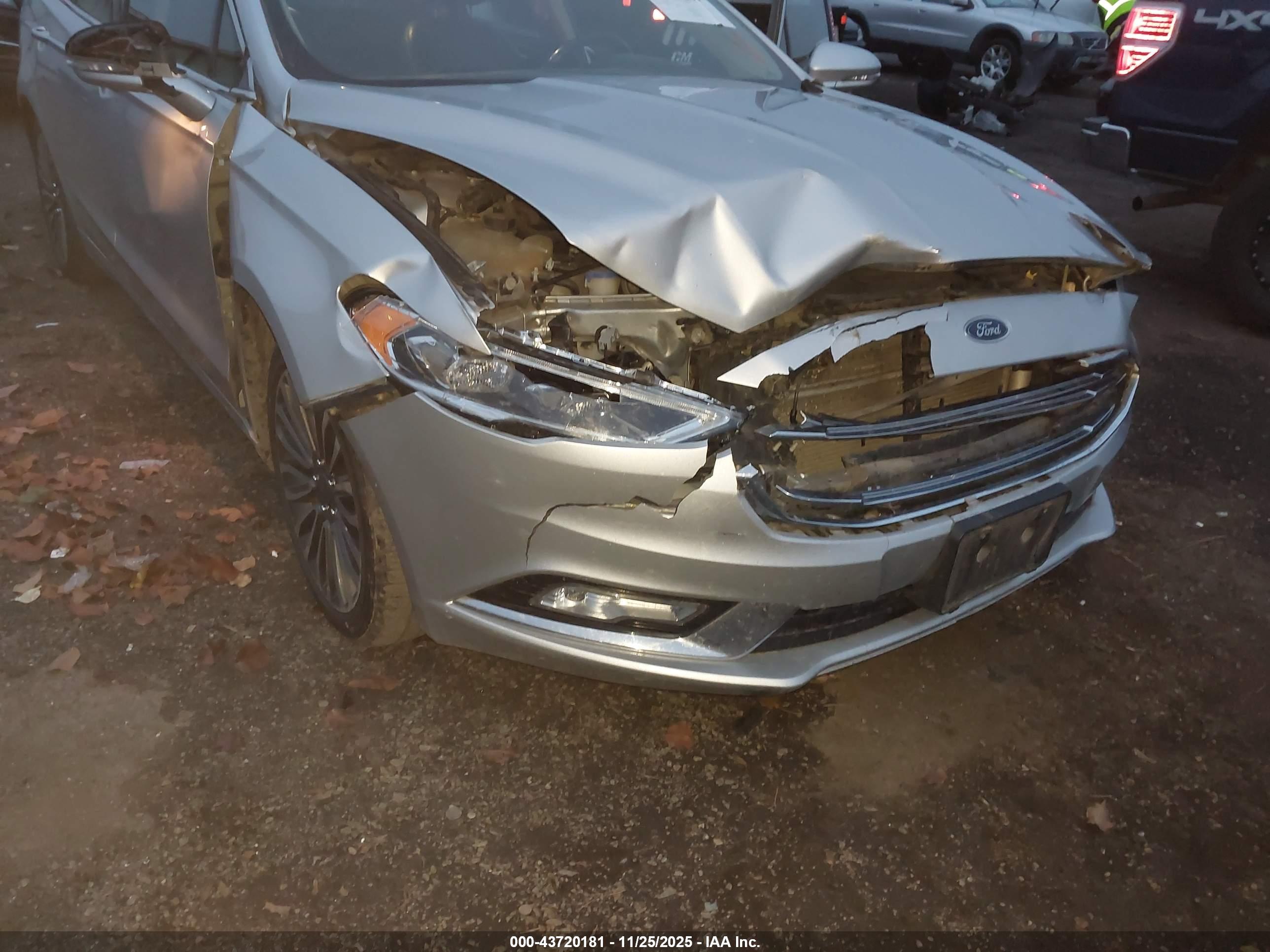 FORD FUSION image 6