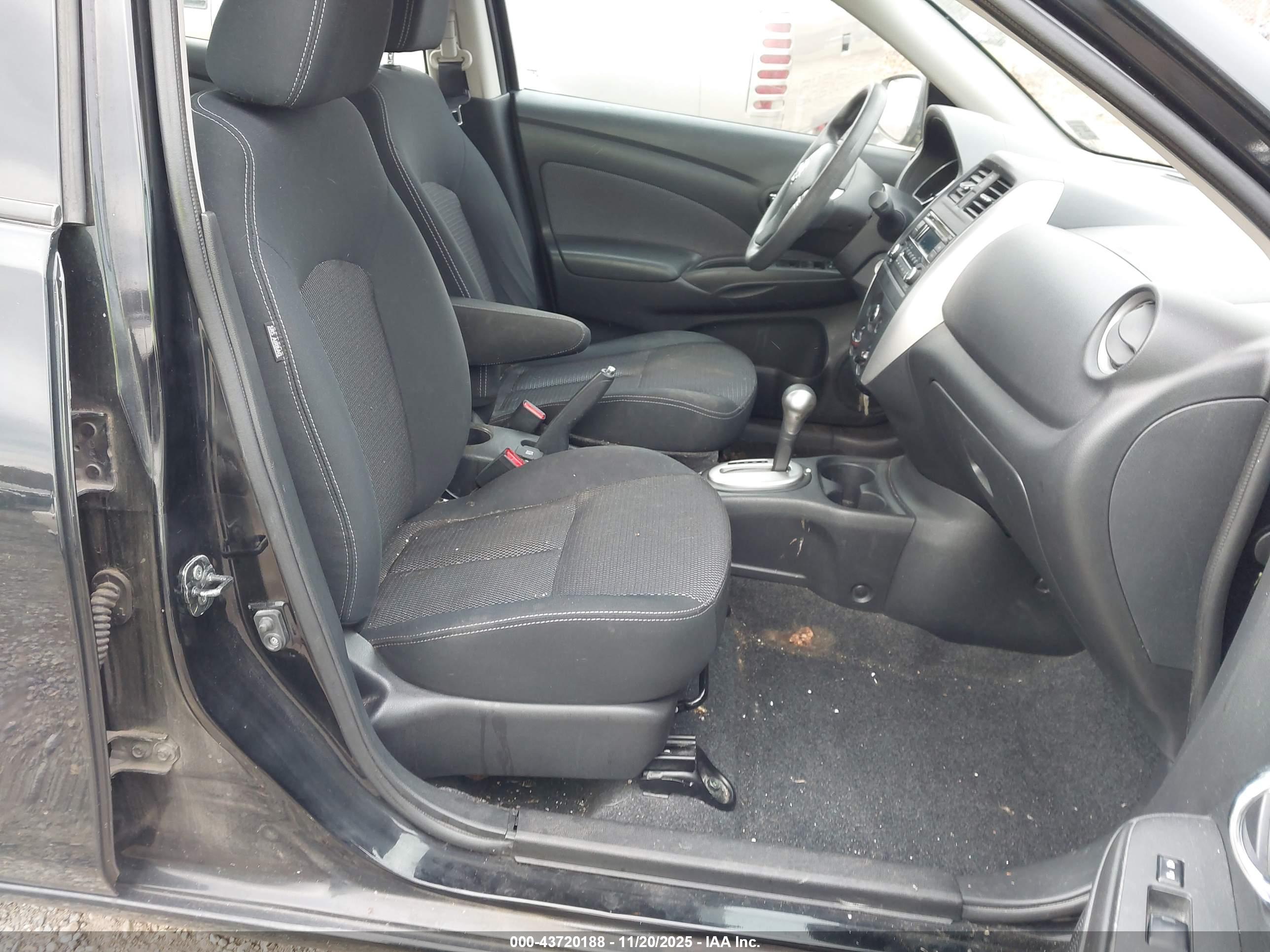 NISSAN VERSA image 5