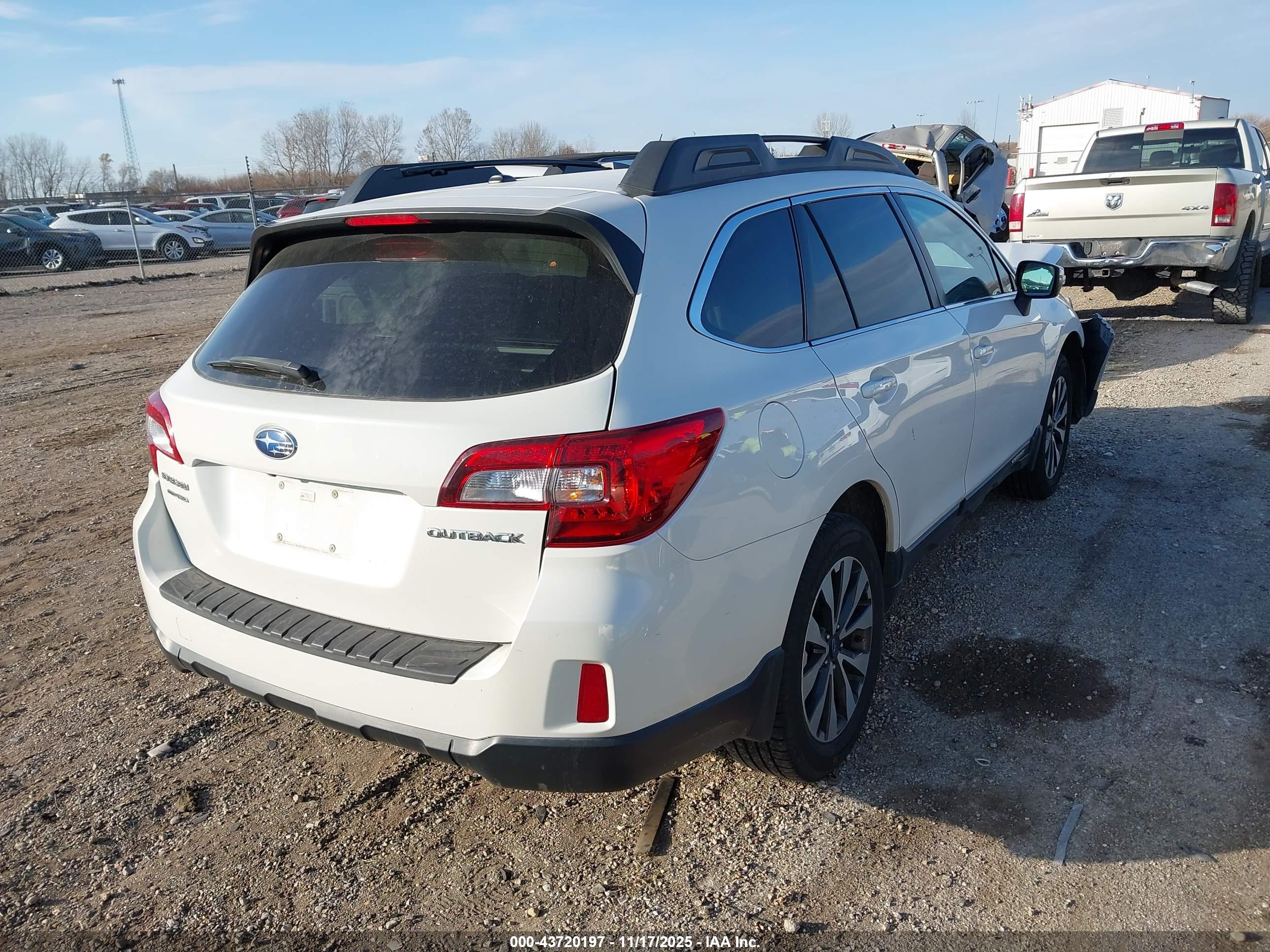 SUBARU OUTBACK image 4