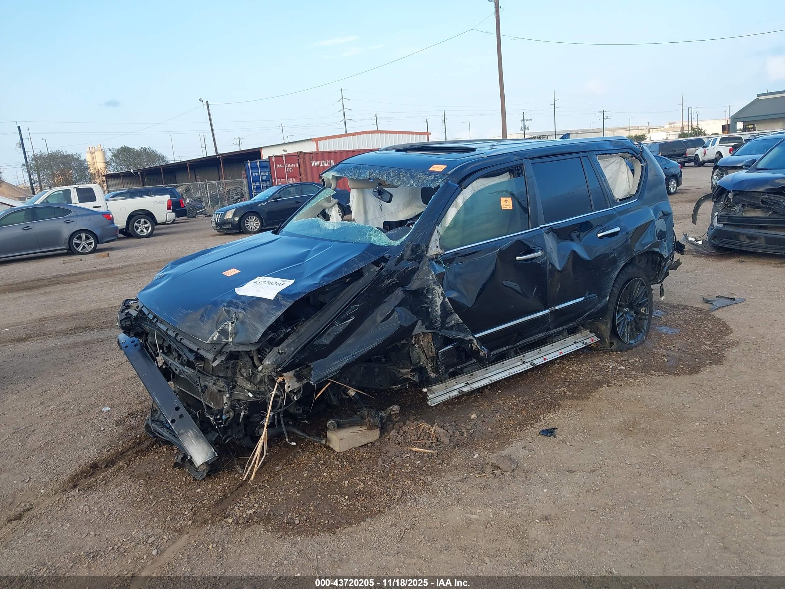 LEXUS GX image 2