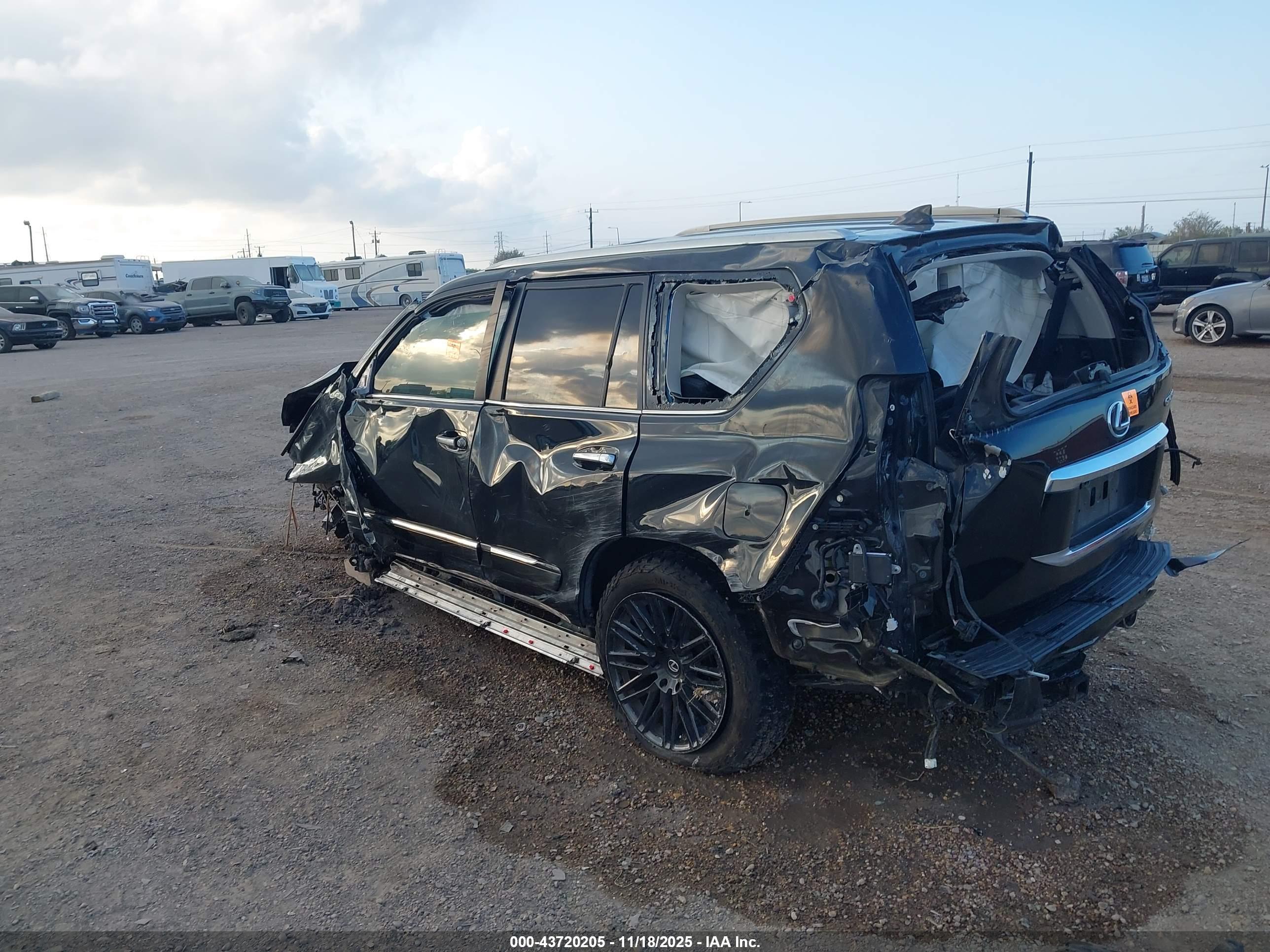 LEXUS GX image 3
