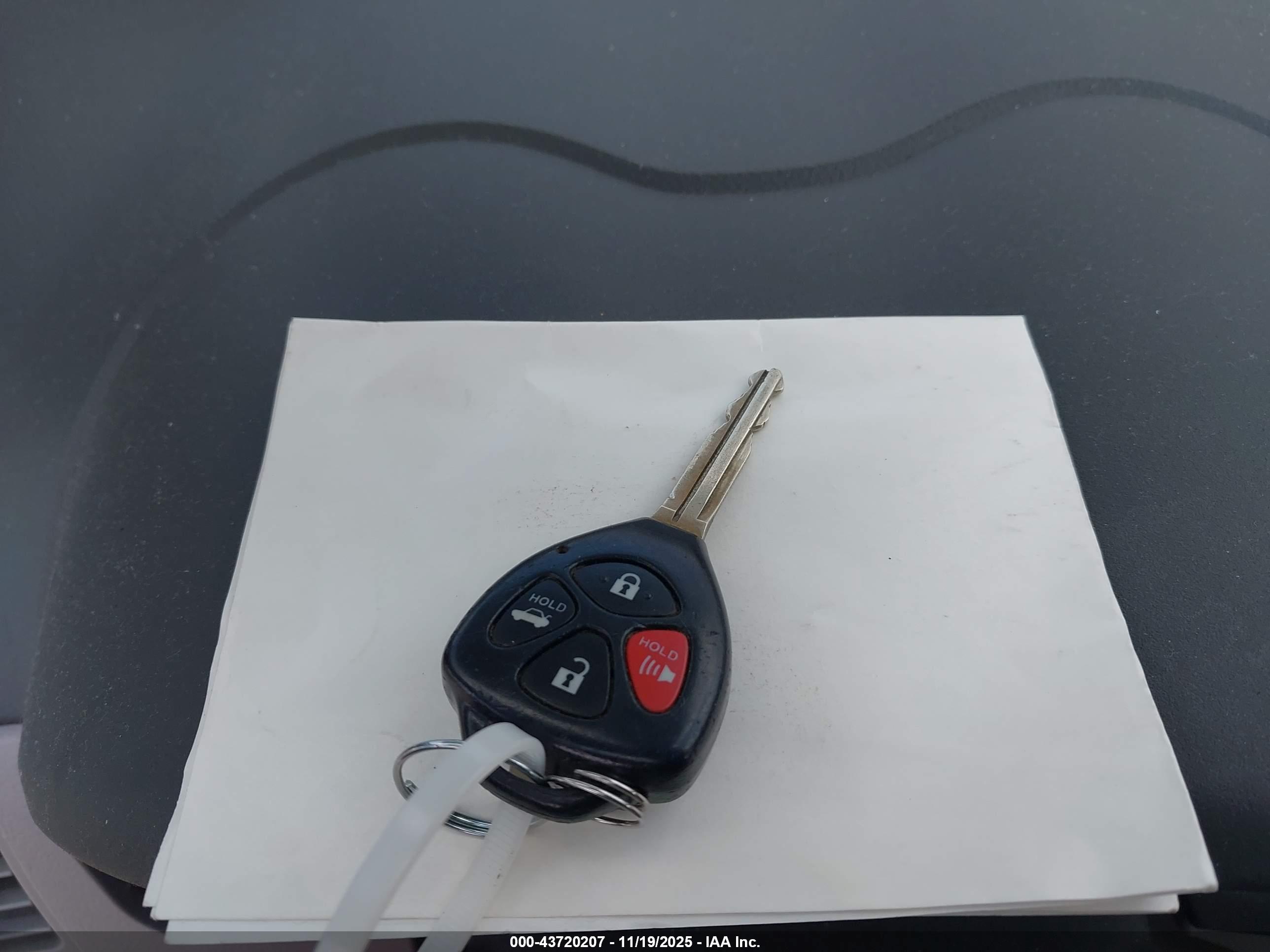 TOYOTA COROLLA image 11