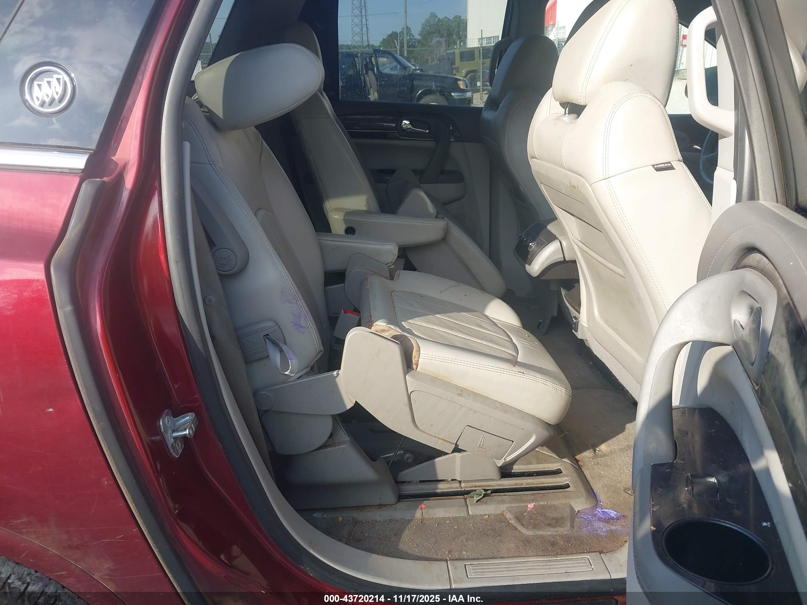 BUICK ENCLAVE image 8