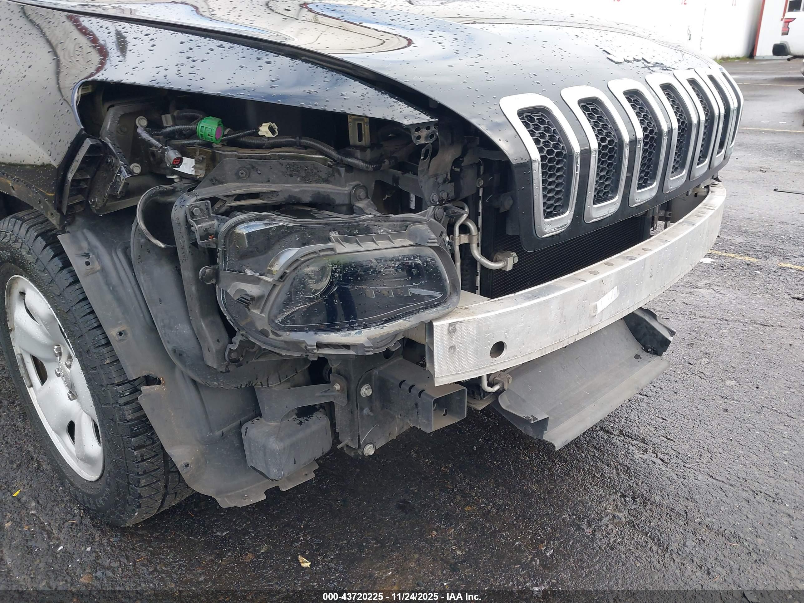 JEEP CHEROKEE image 6