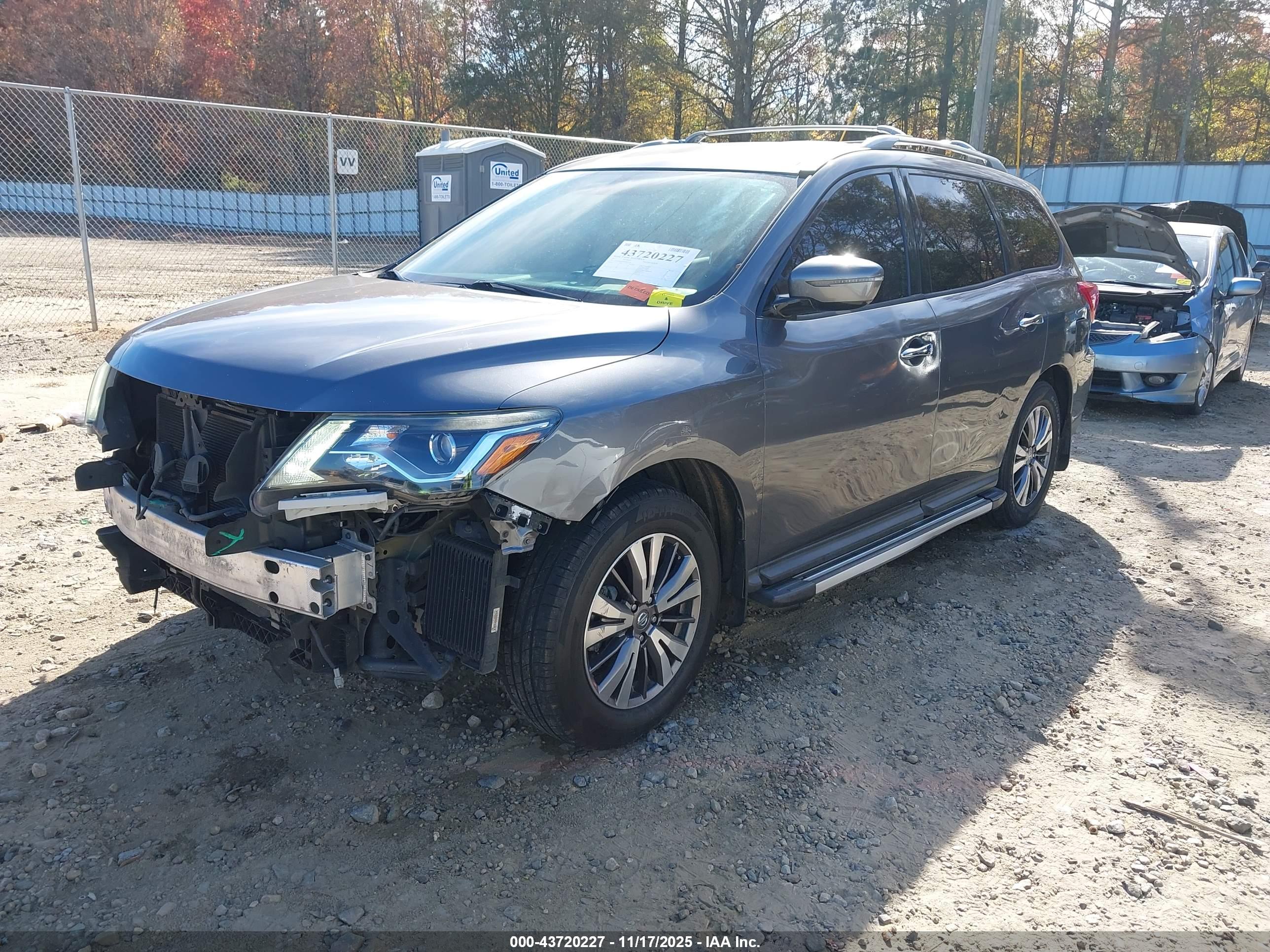 NISSAN PATHFINDER image 2