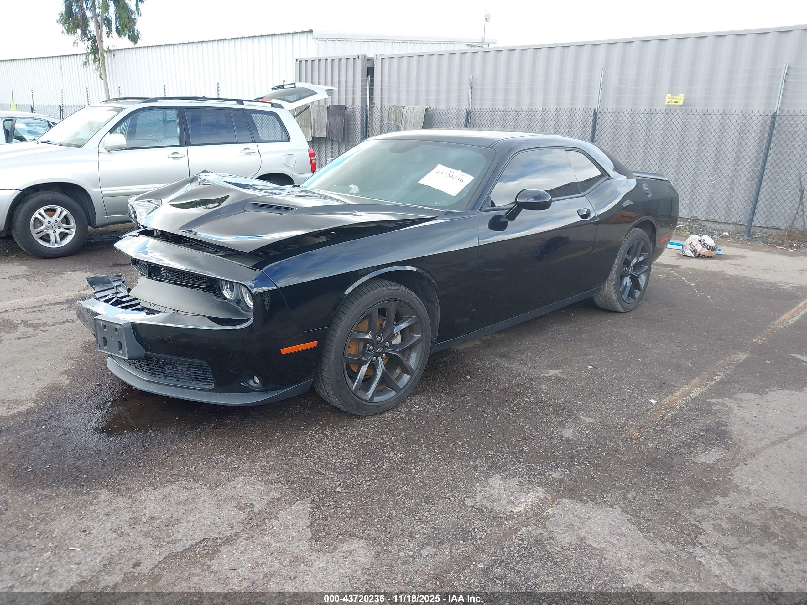 DODGE CHALLENGER image 2