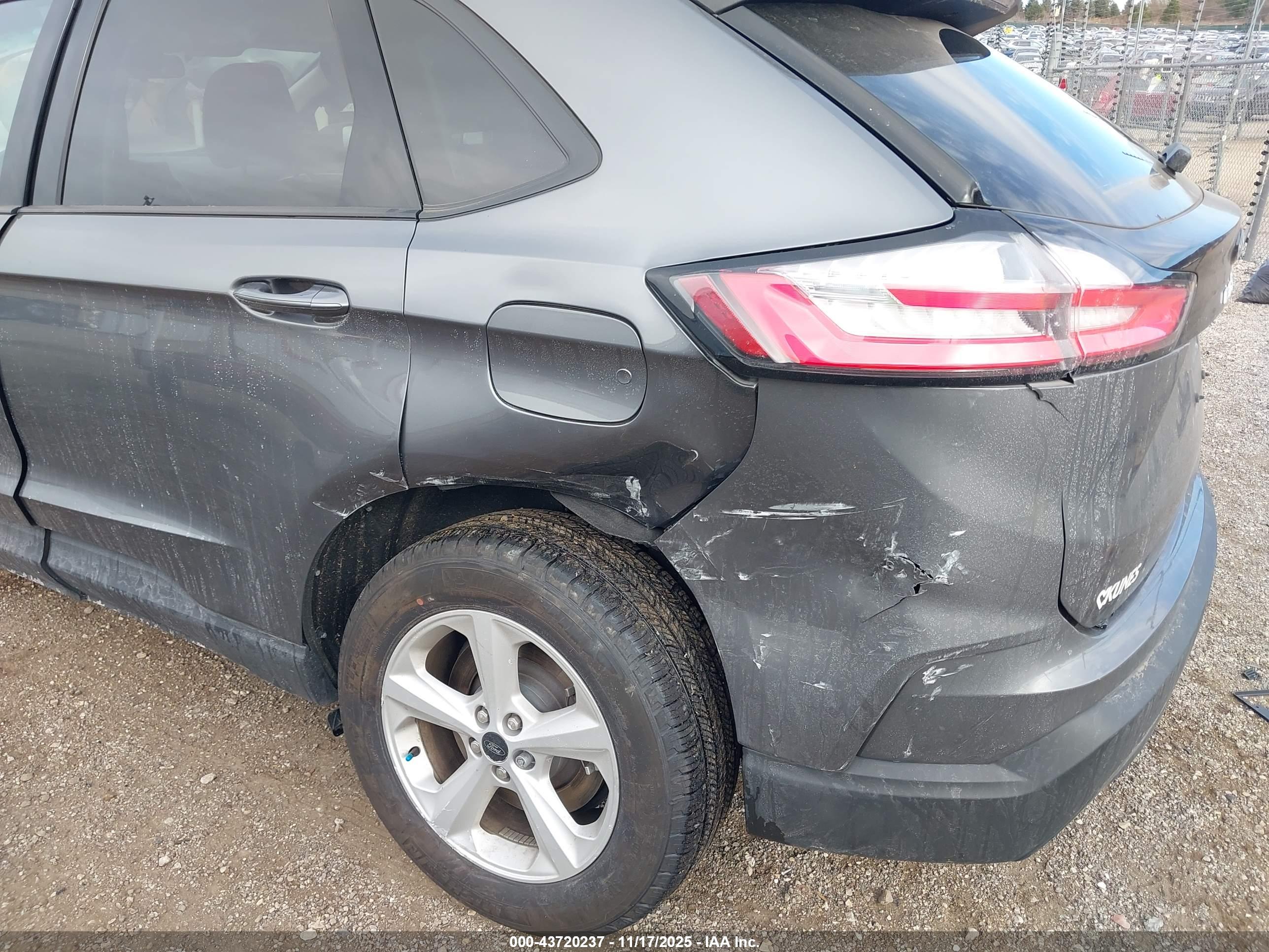 FORD EDGE image 6
