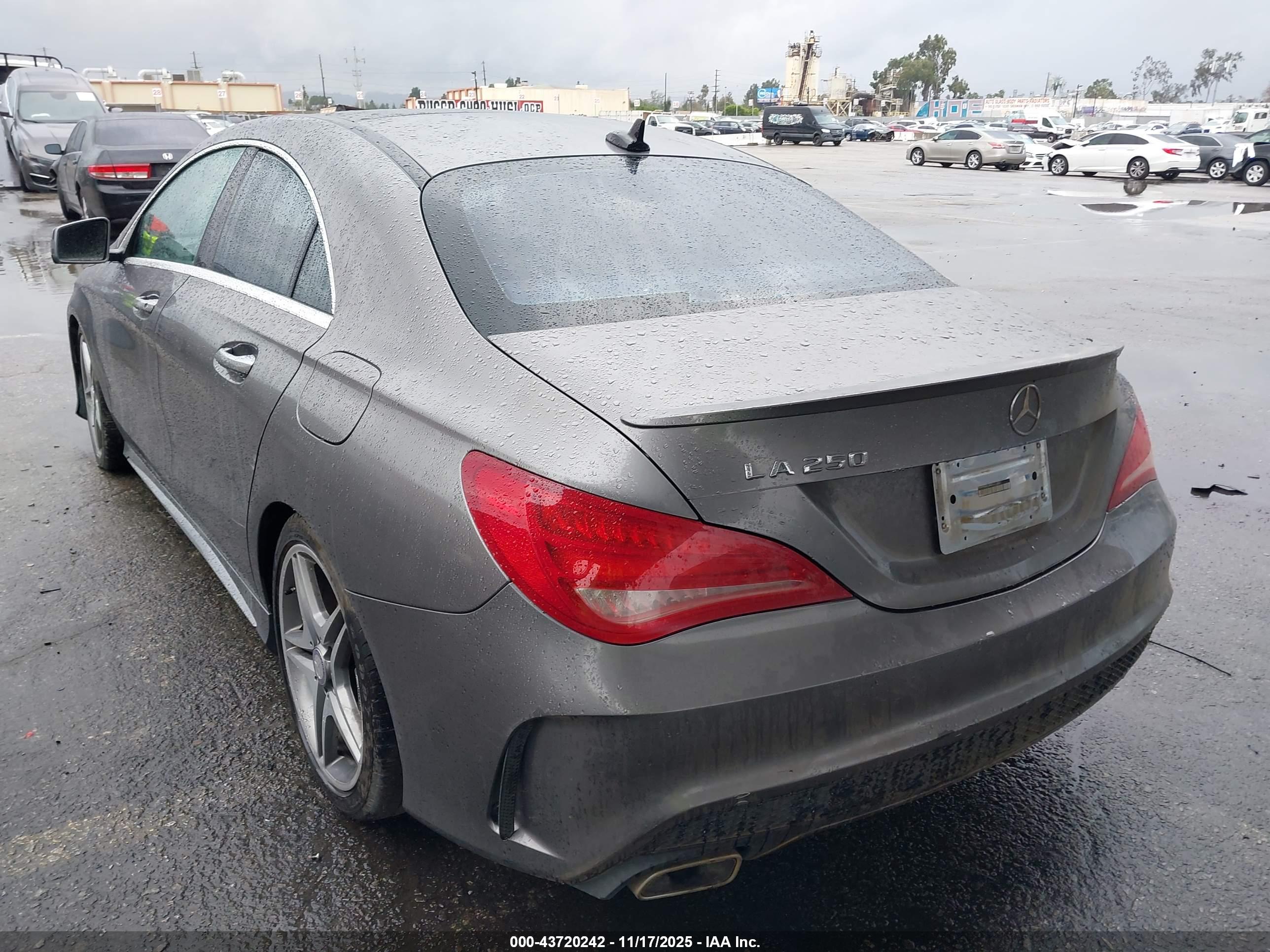 MERCEDES-BENZ CLA image 3