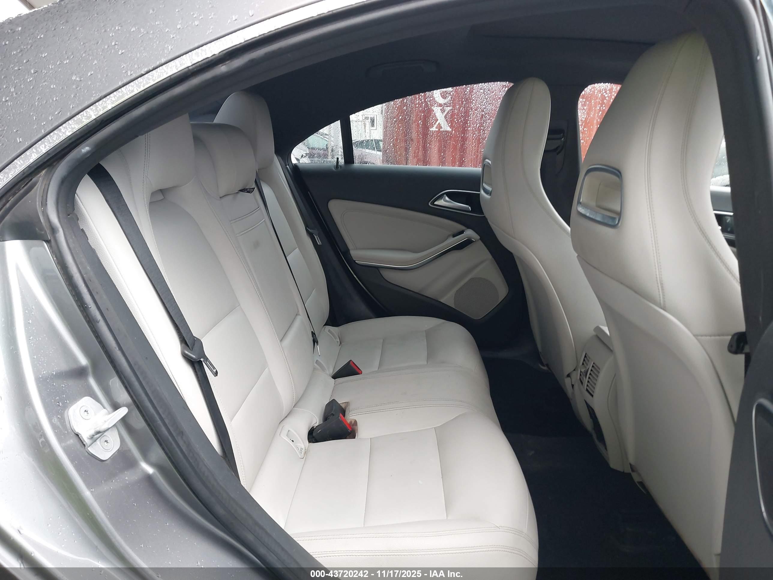 MERCEDES-BENZ CLA image 8