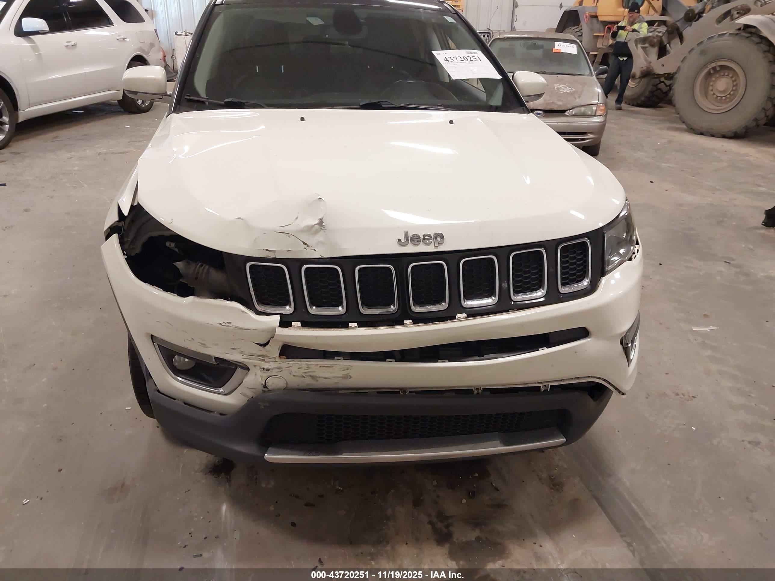 JEEP COMPASS image 6