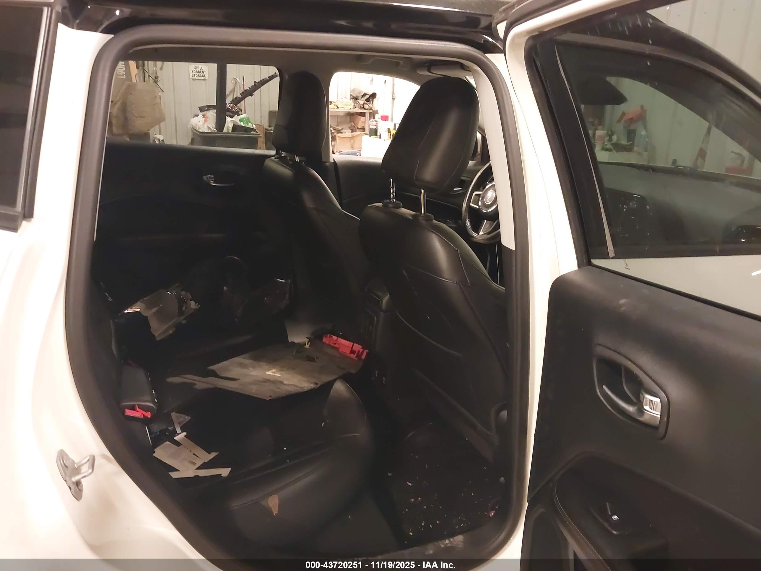 JEEP COMPASS image 8