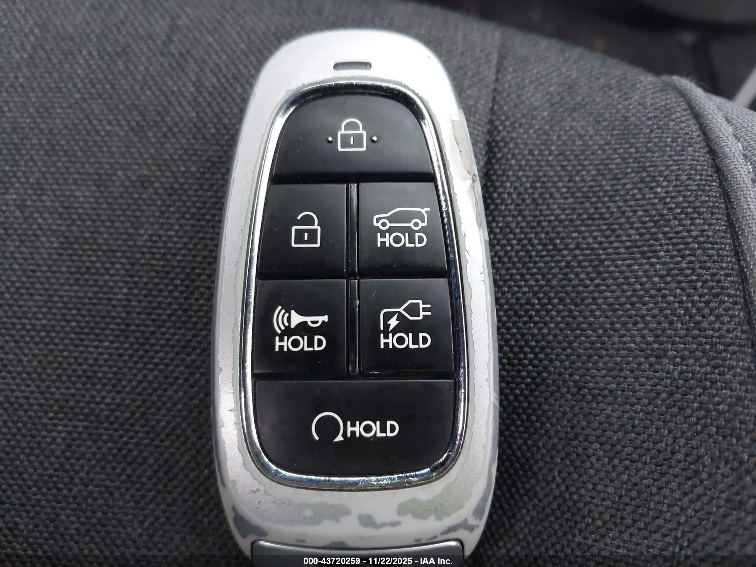 HYUNDAI IONIQ image 11