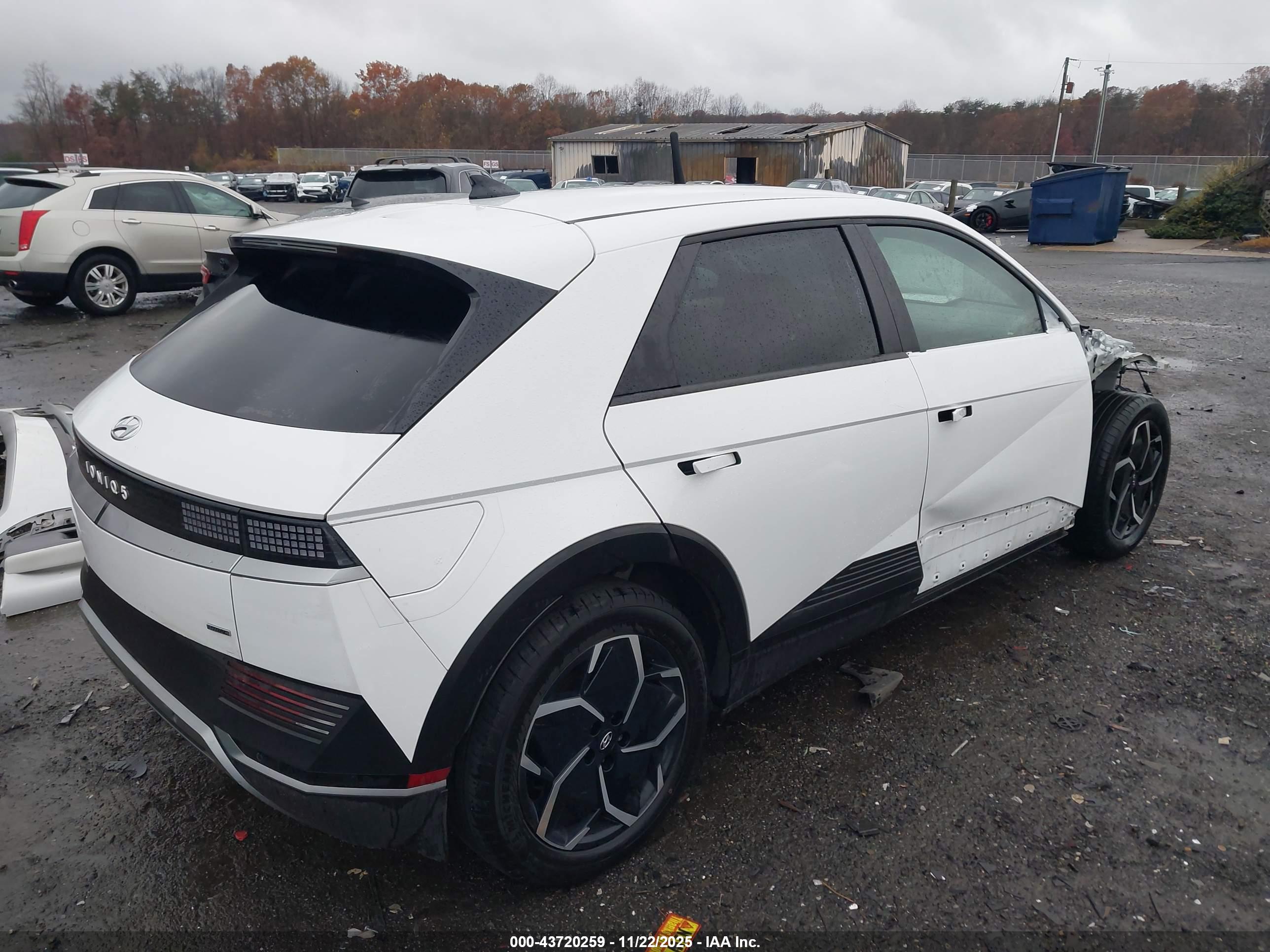 HYUNDAI IONIQ image 4