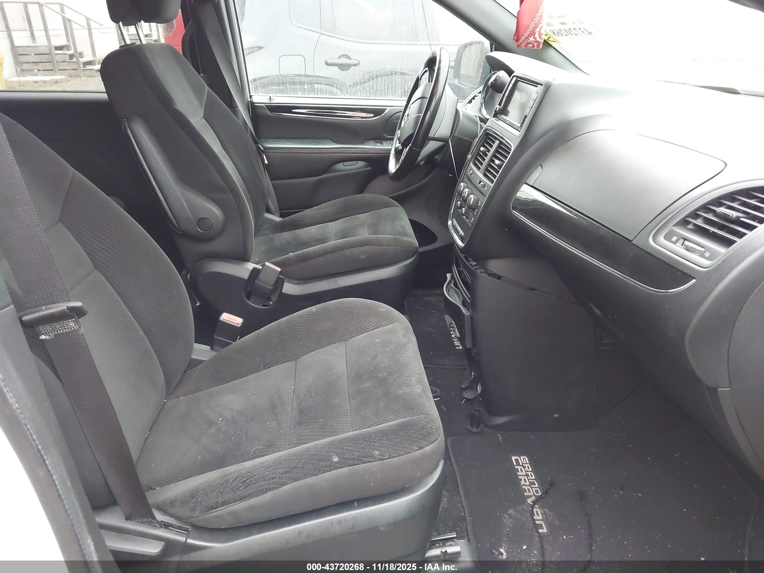 DODGE GRAND image 5