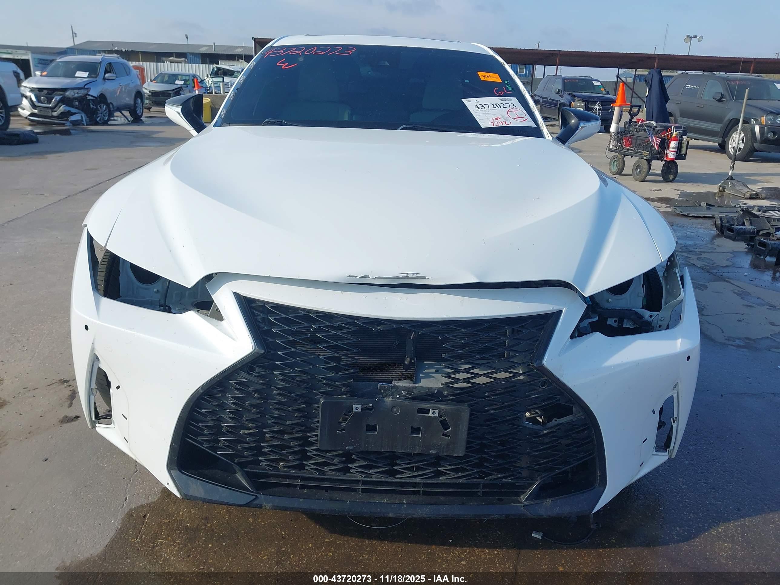 LEXUS IS image 6