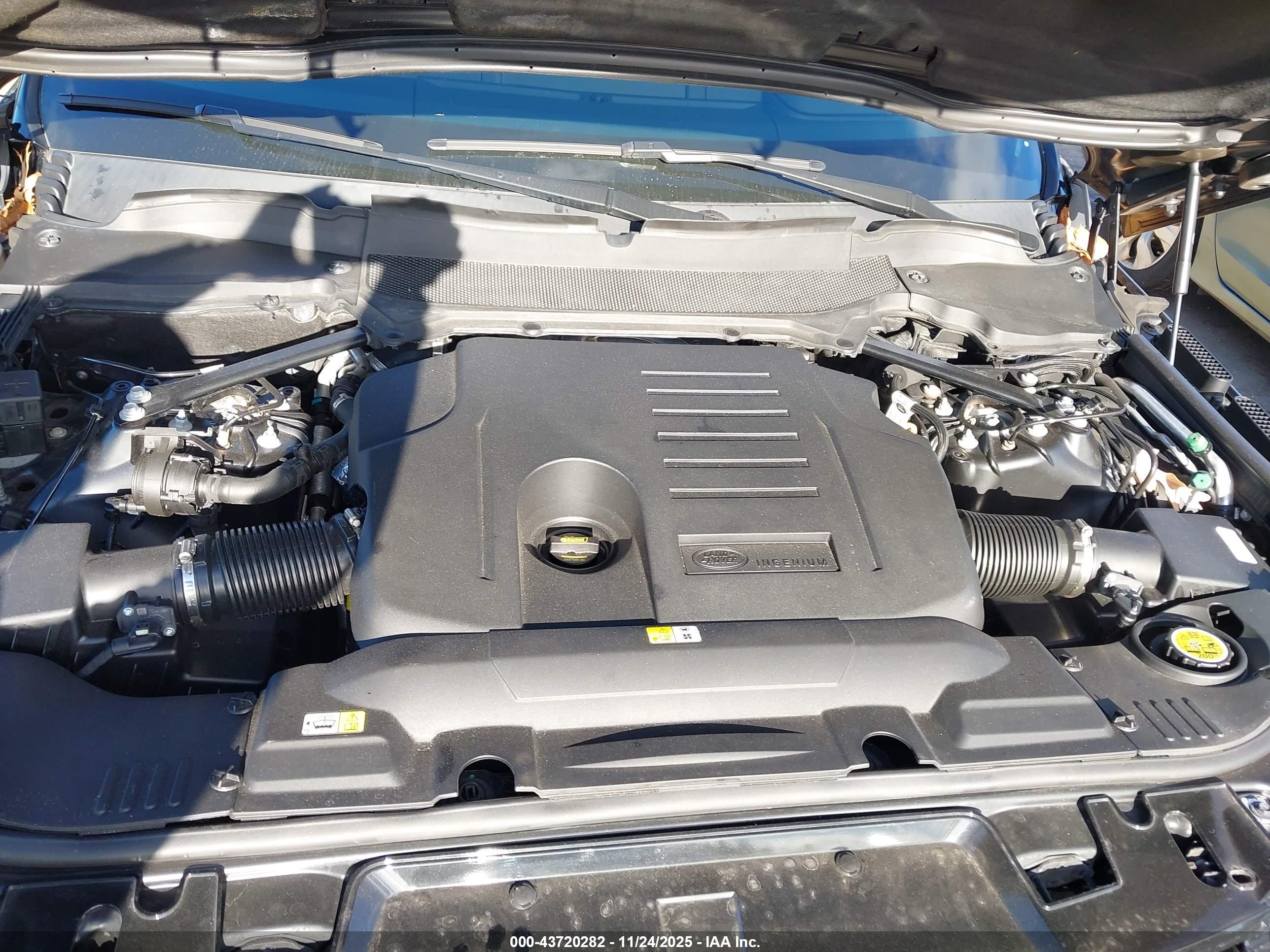 LAND ROVER image 10
