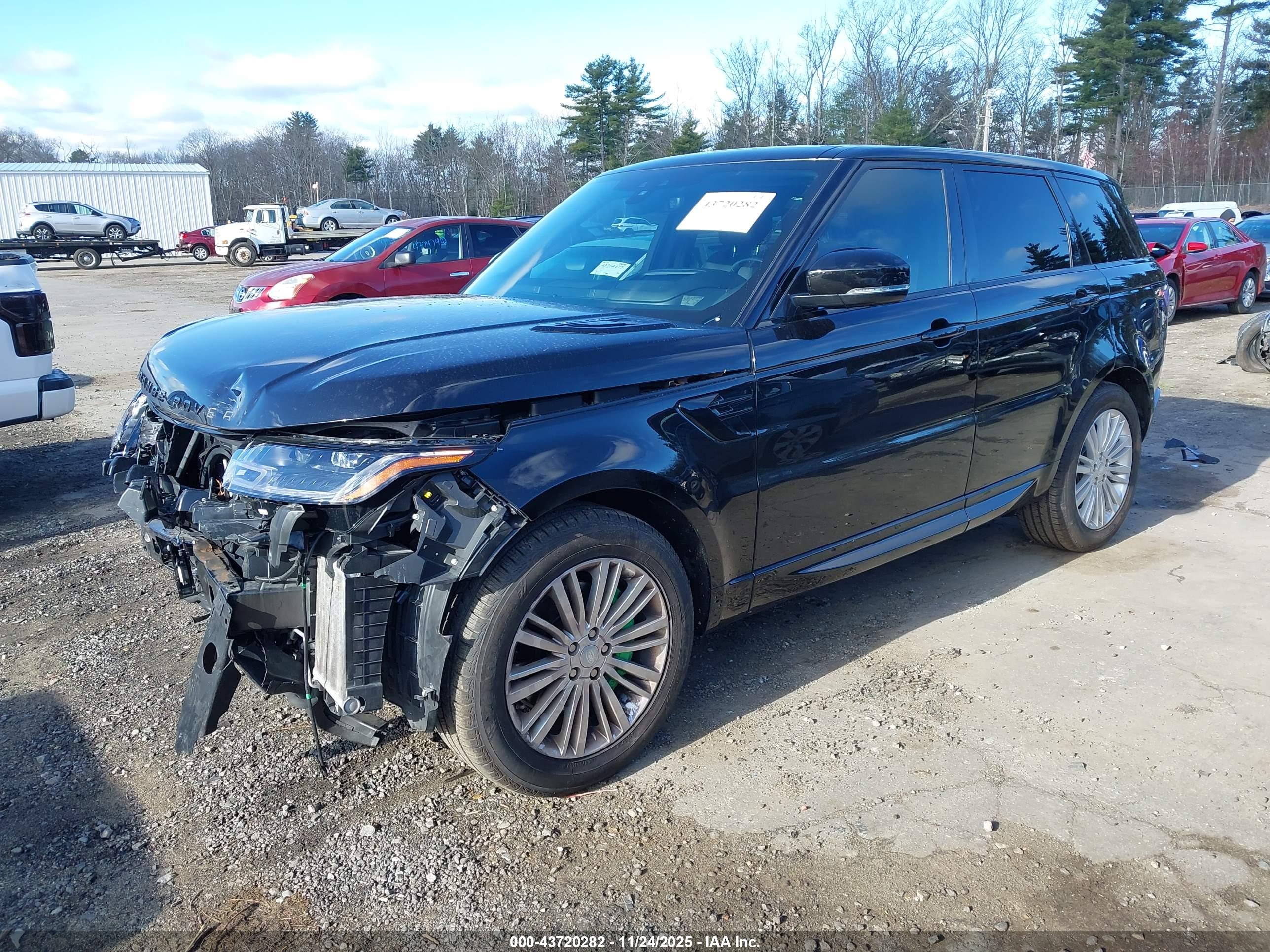 LAND ROVER image 2