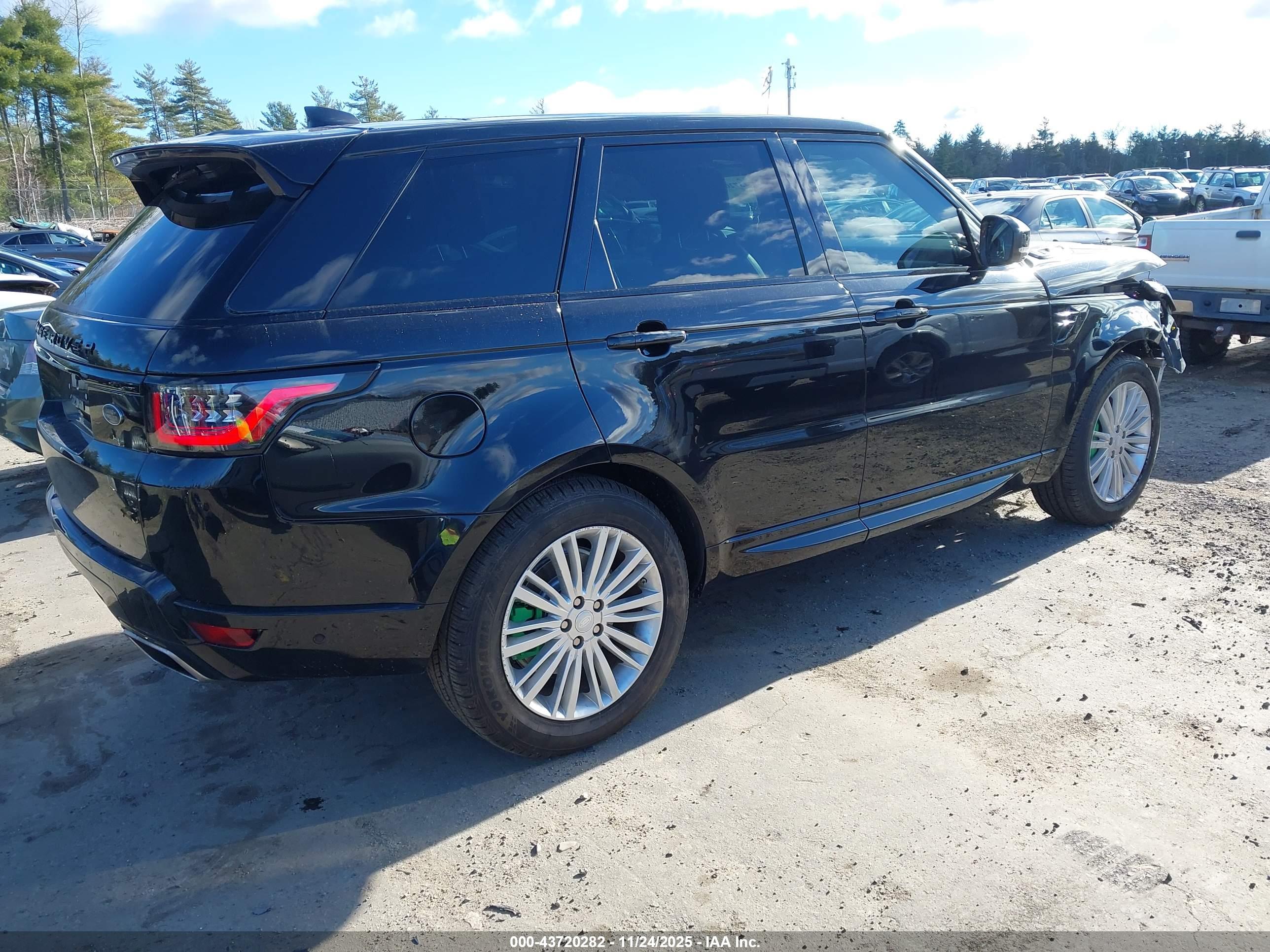 LAND ROVER image 4