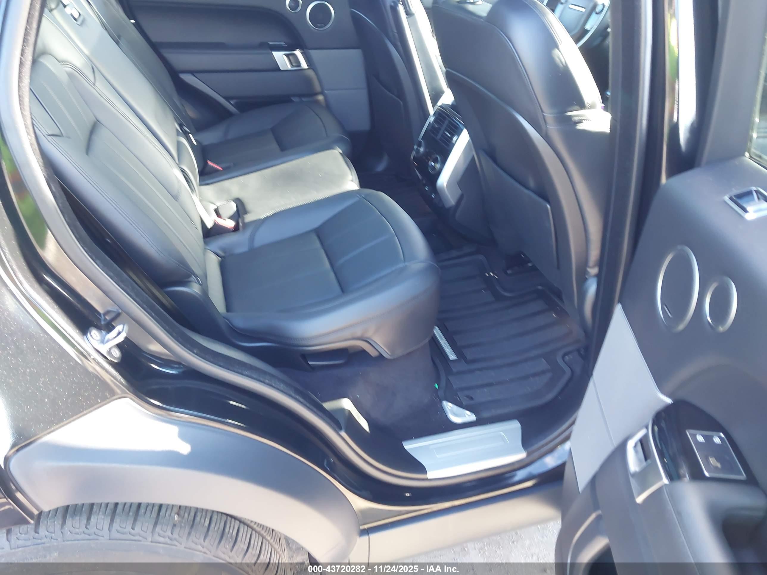 LAND ROVER image 8