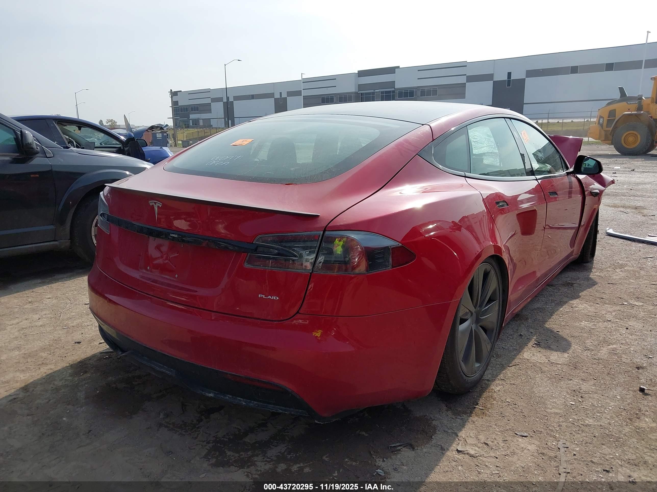 TESLA MODEL image 4