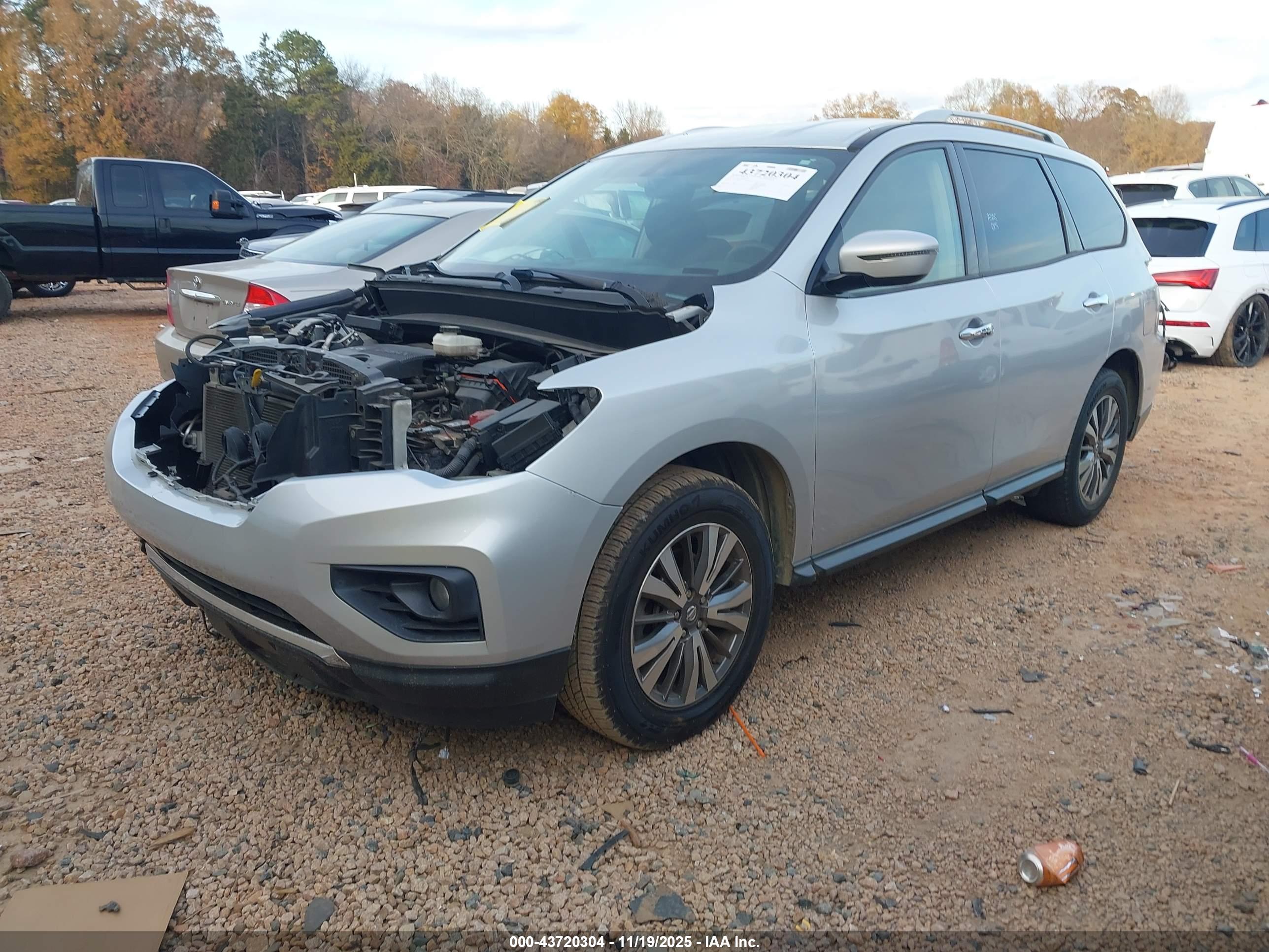 NISSAN PATHFINDER image 2