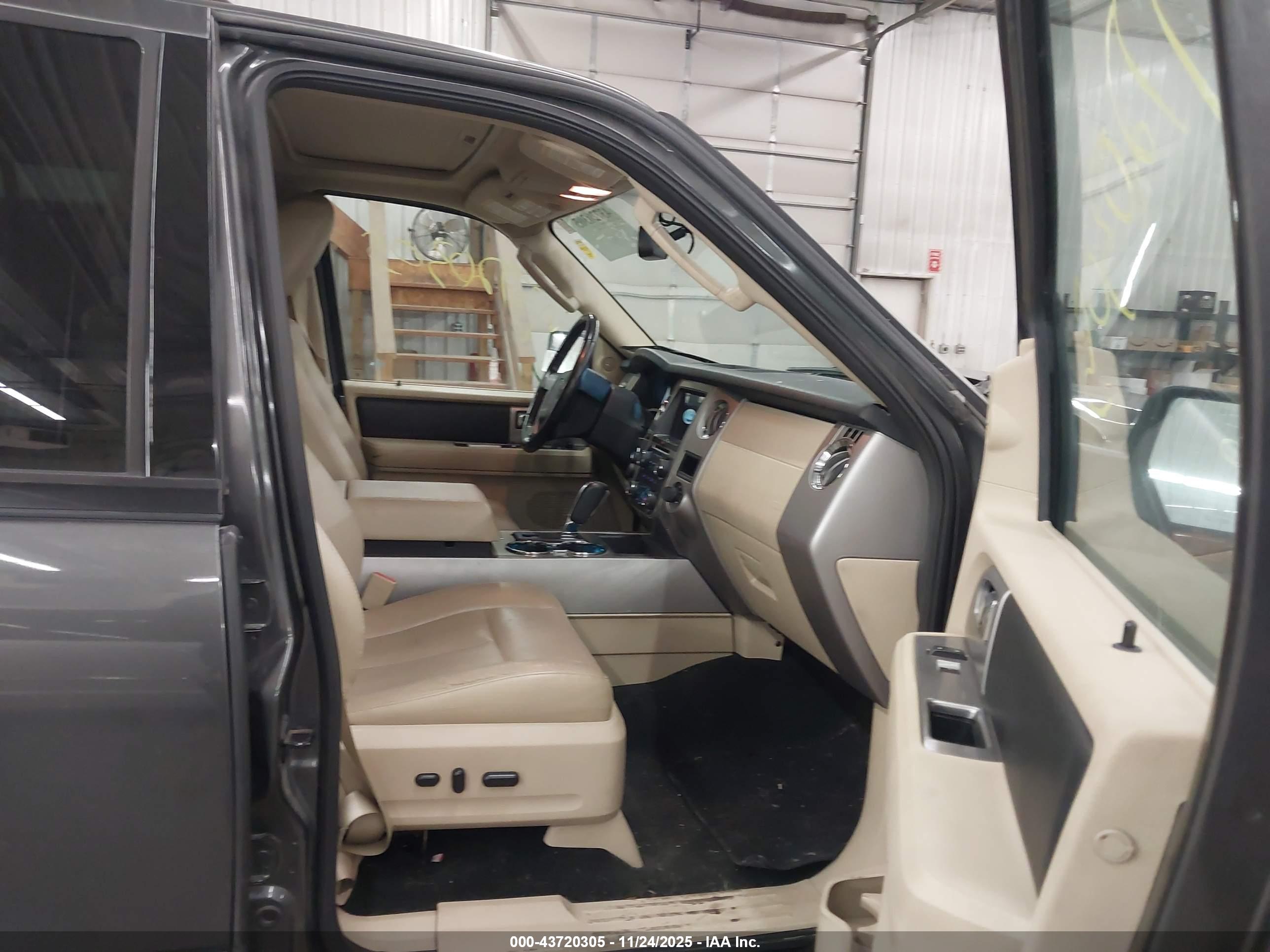 FORD EXPEDITION image 5