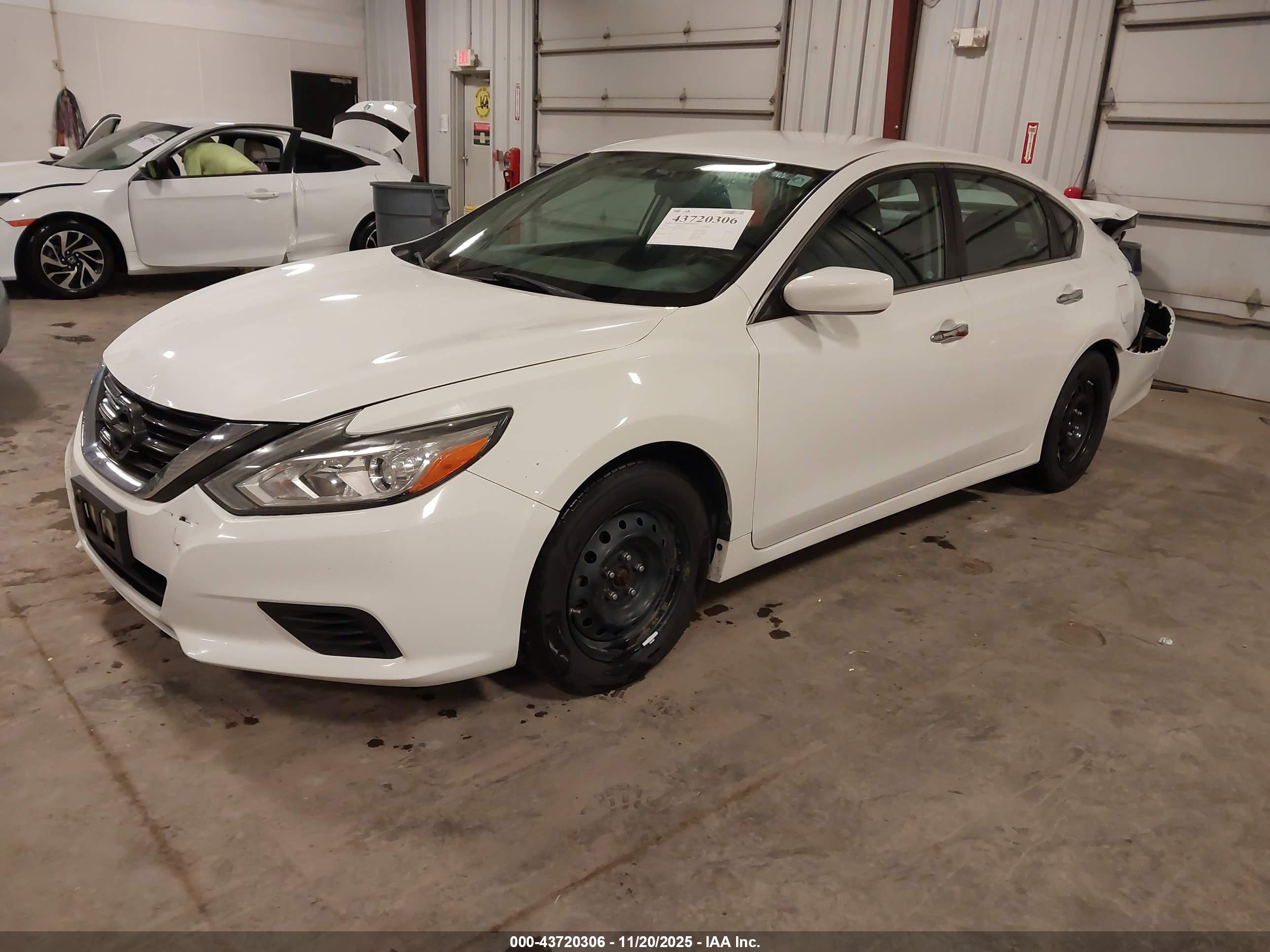 NISSAN ALTIMA image 2