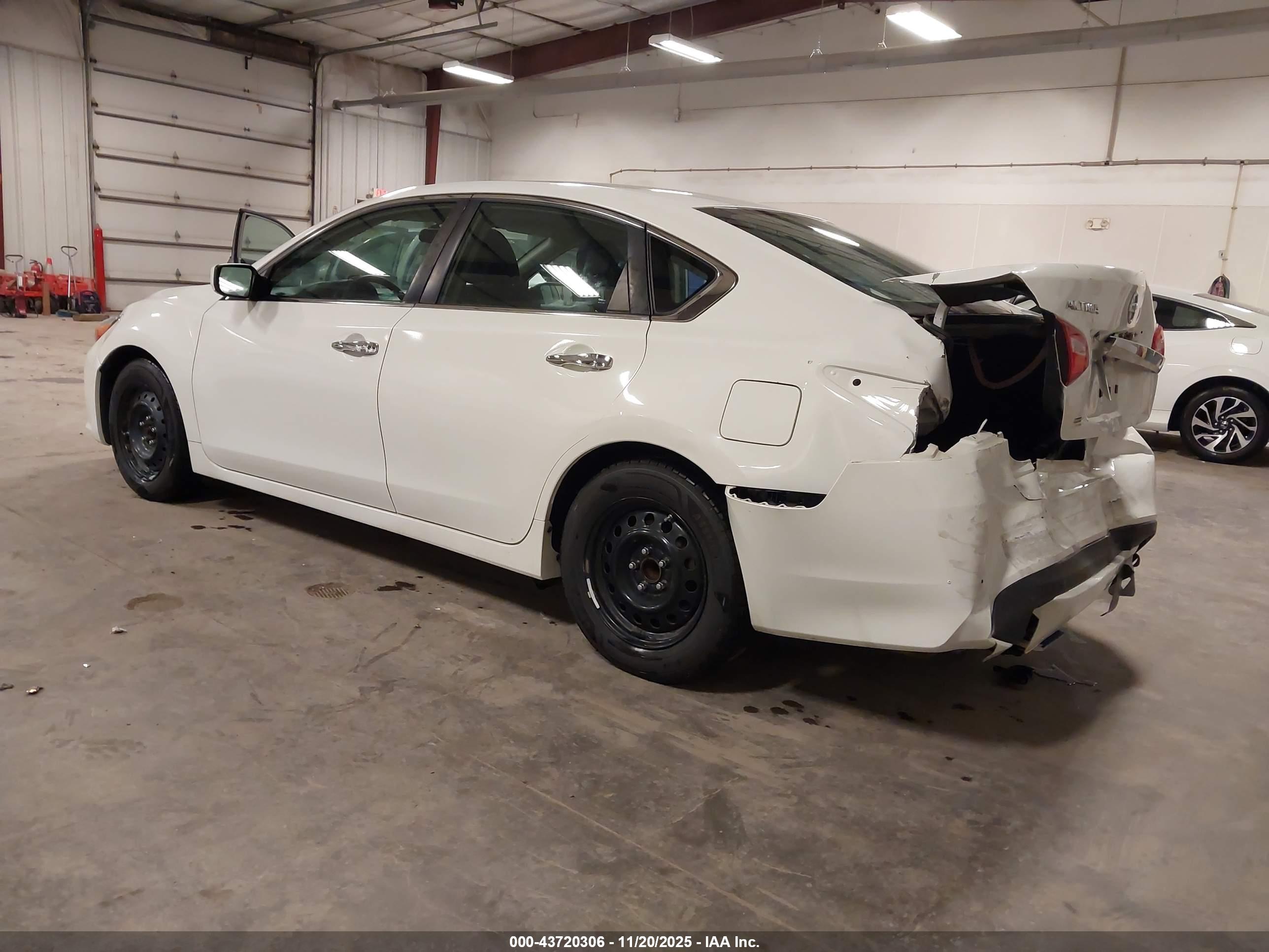 NISSAN ALTIMA image 3