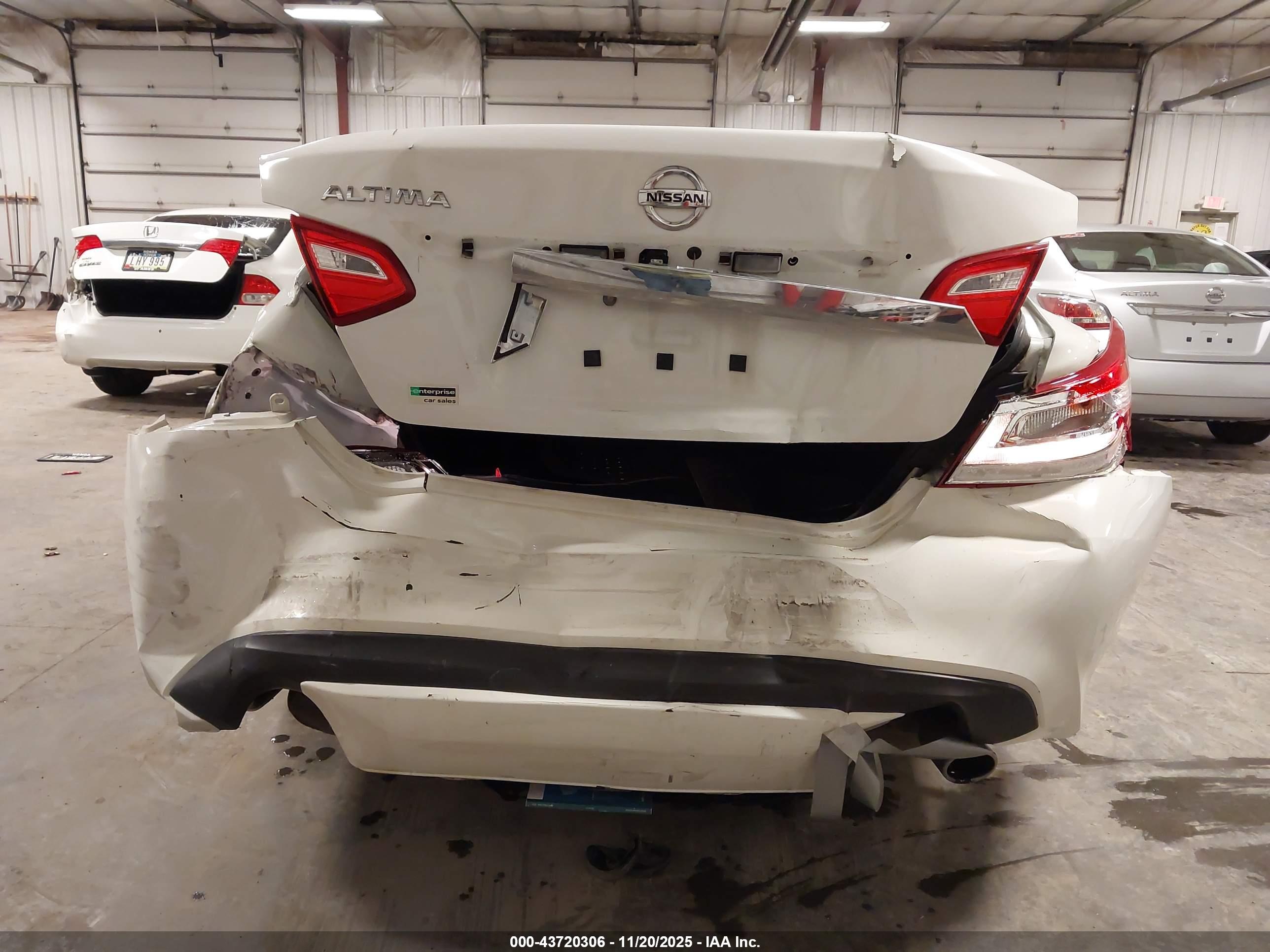 NISSAN ALTIMA image 6
