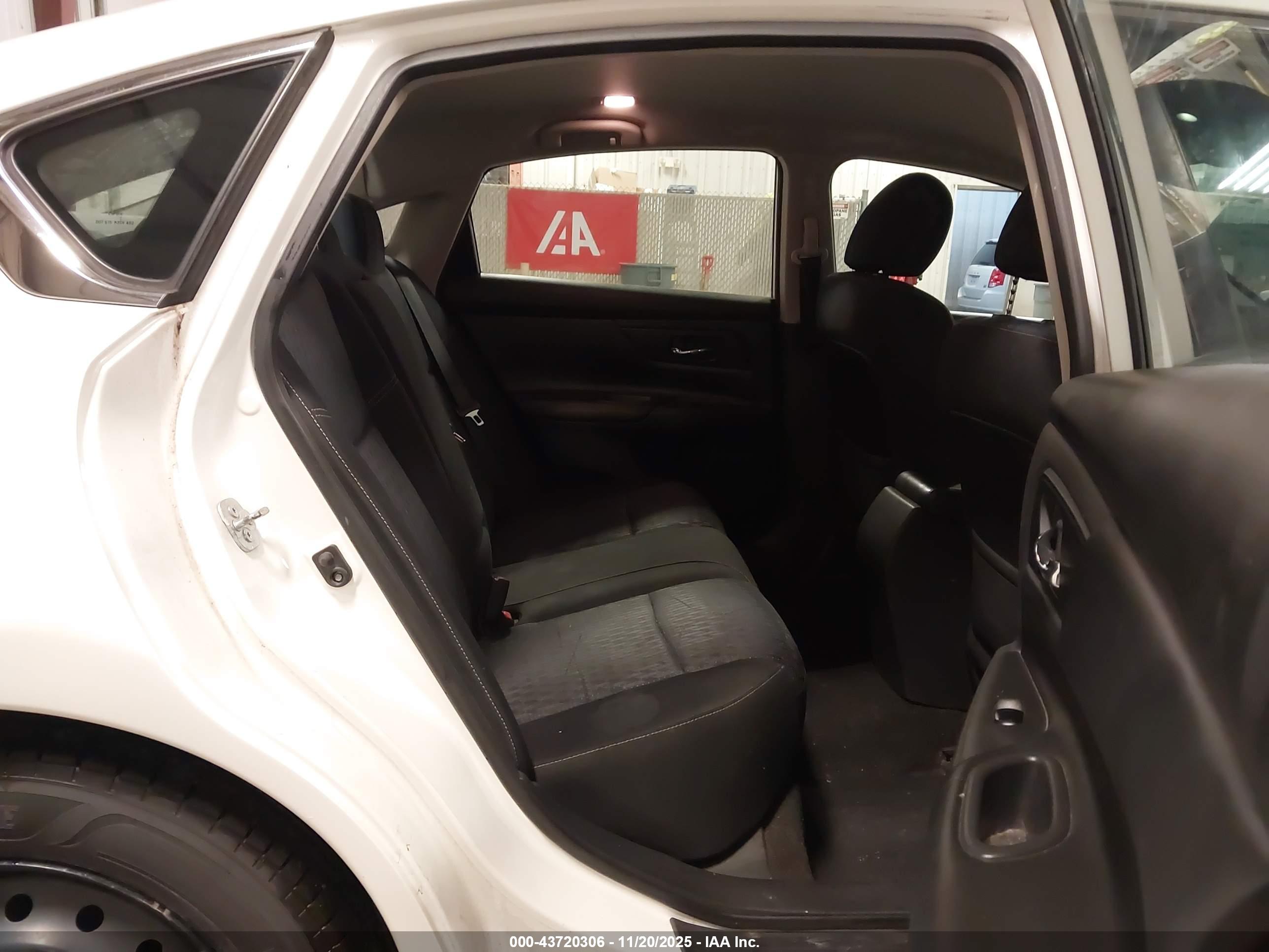 NISSAN ALTIMA image 8
