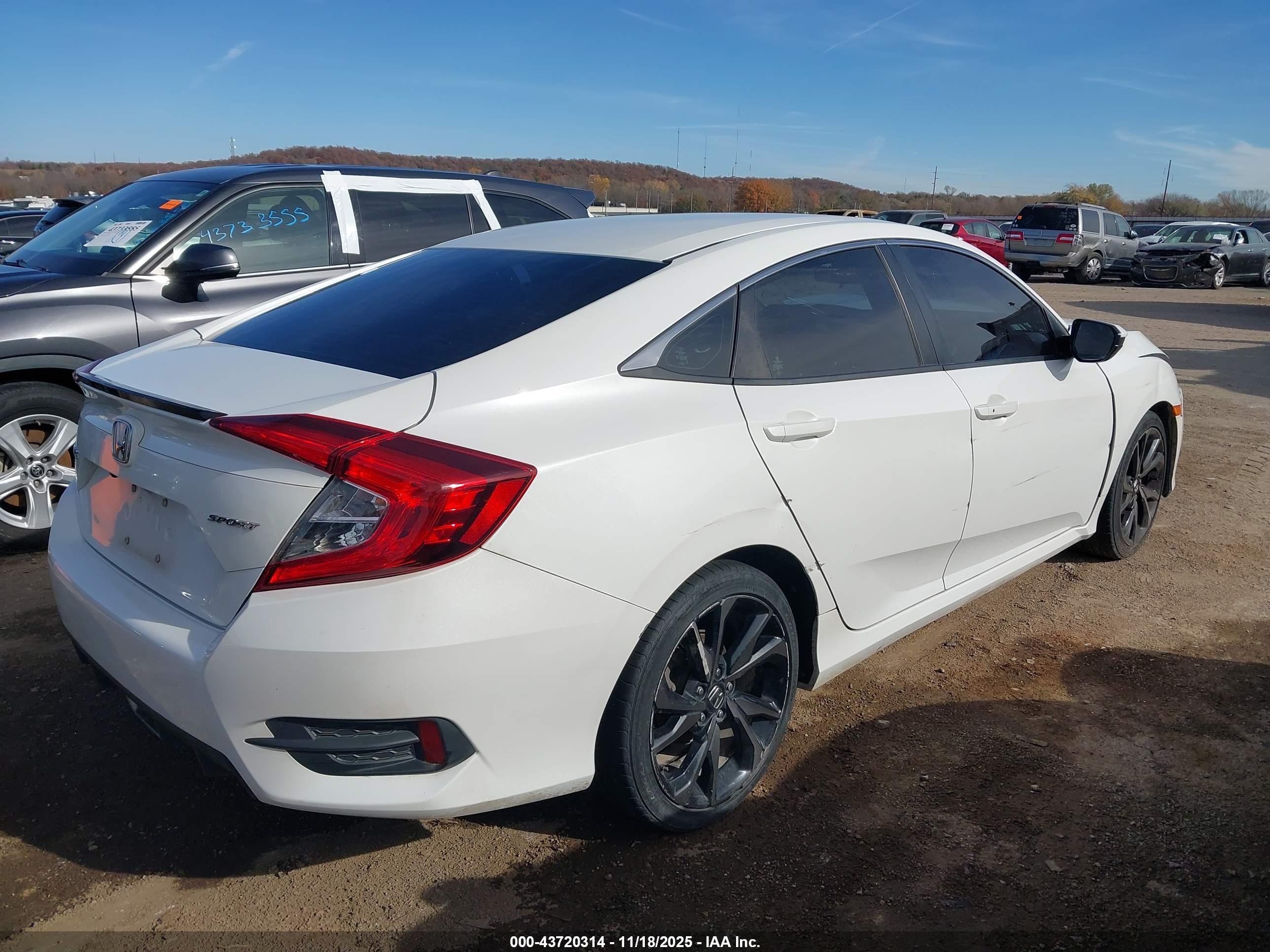 HONDA CIVIC image 4