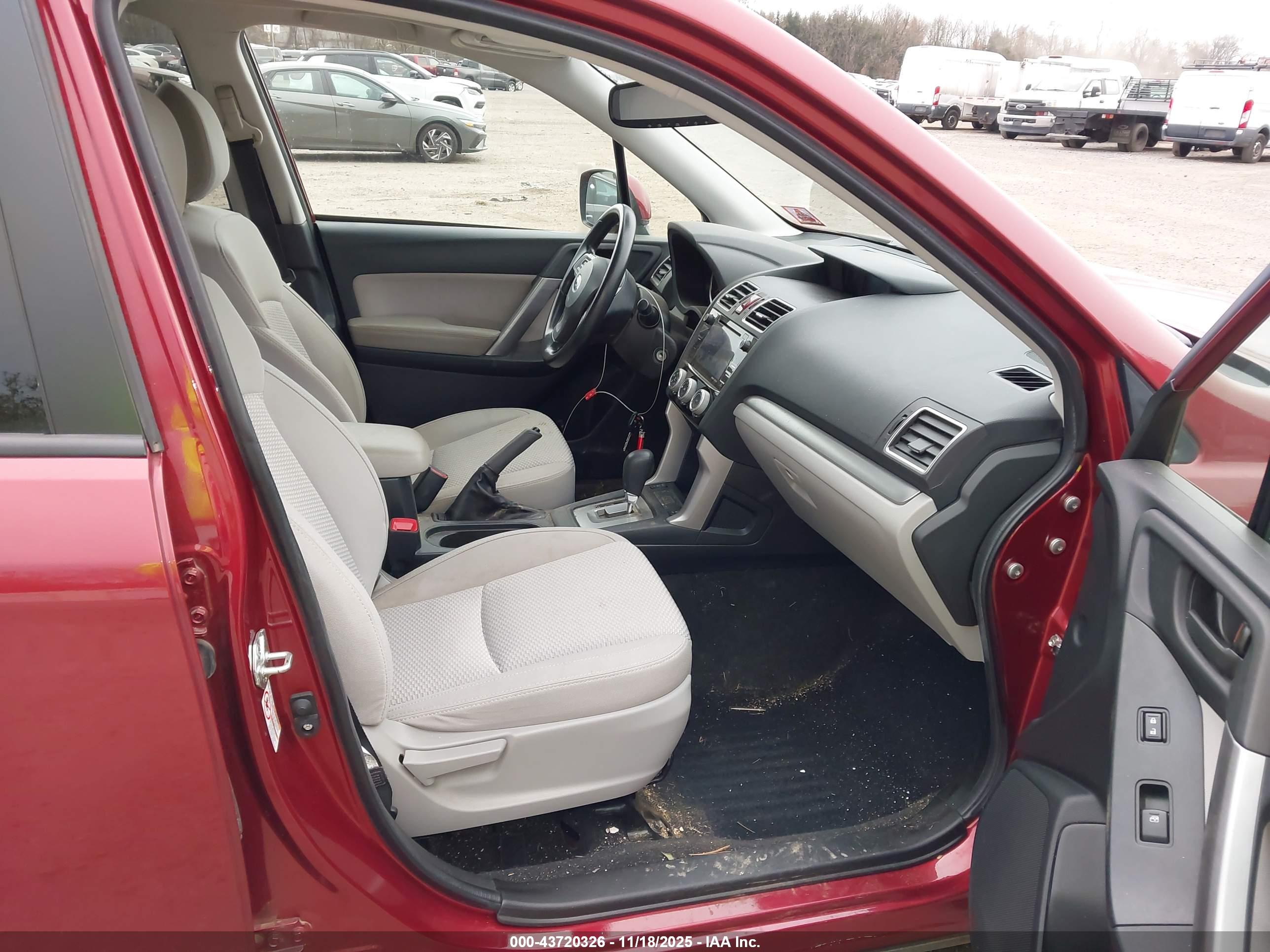 SUBARU FORESTER image 5