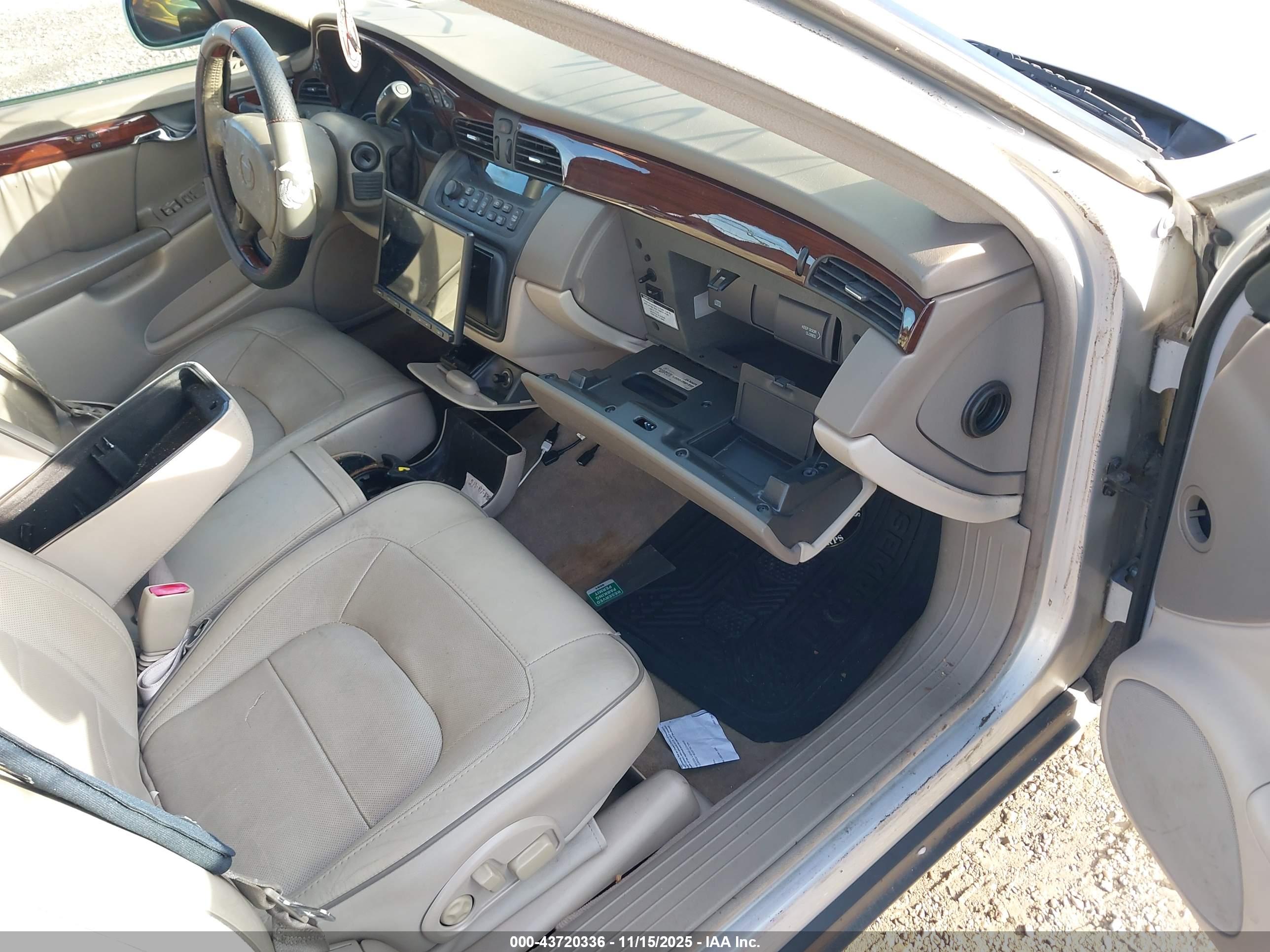 CADILLAC DEVILLE image 5