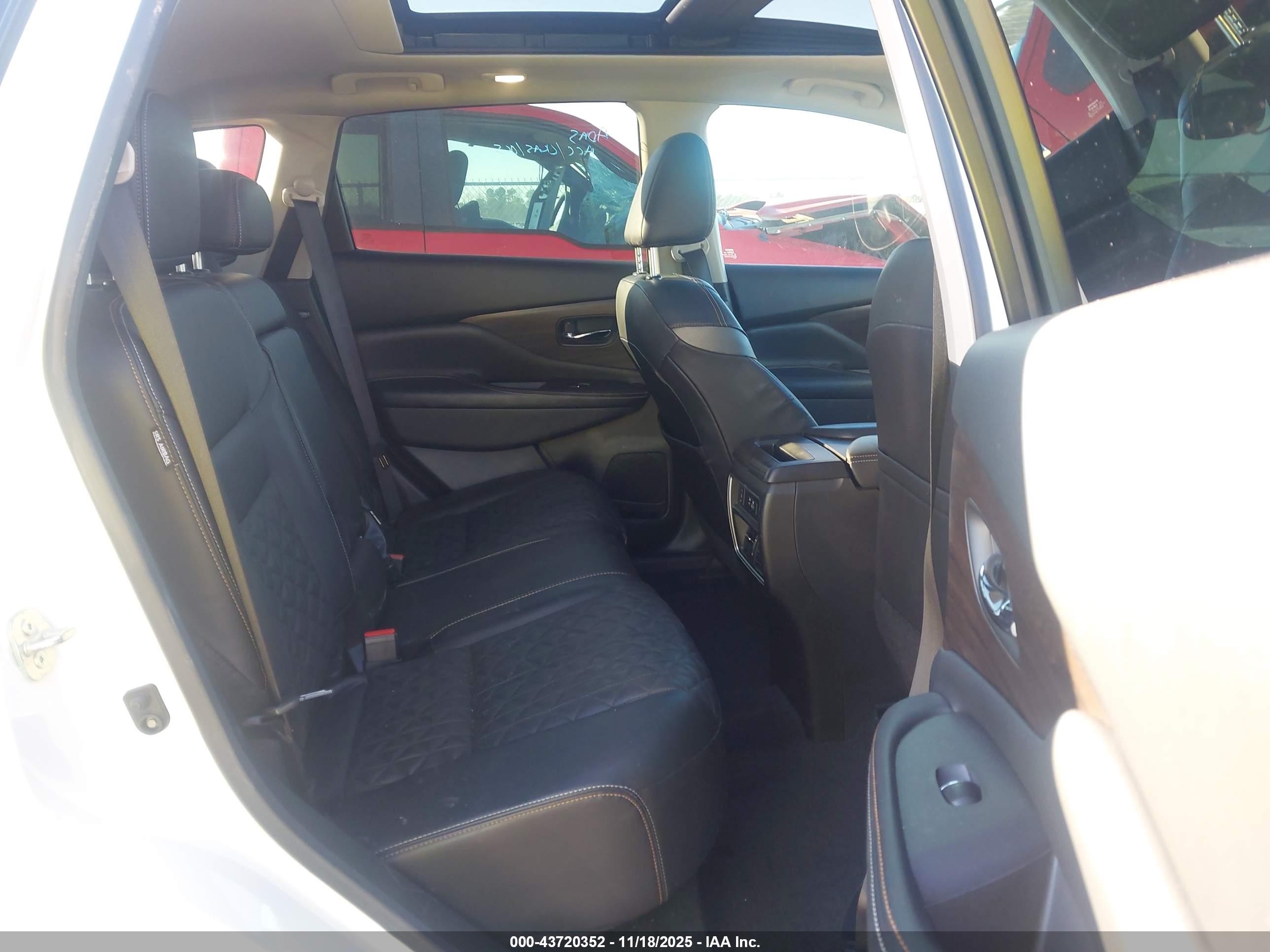 NISSAN MURANO image 8