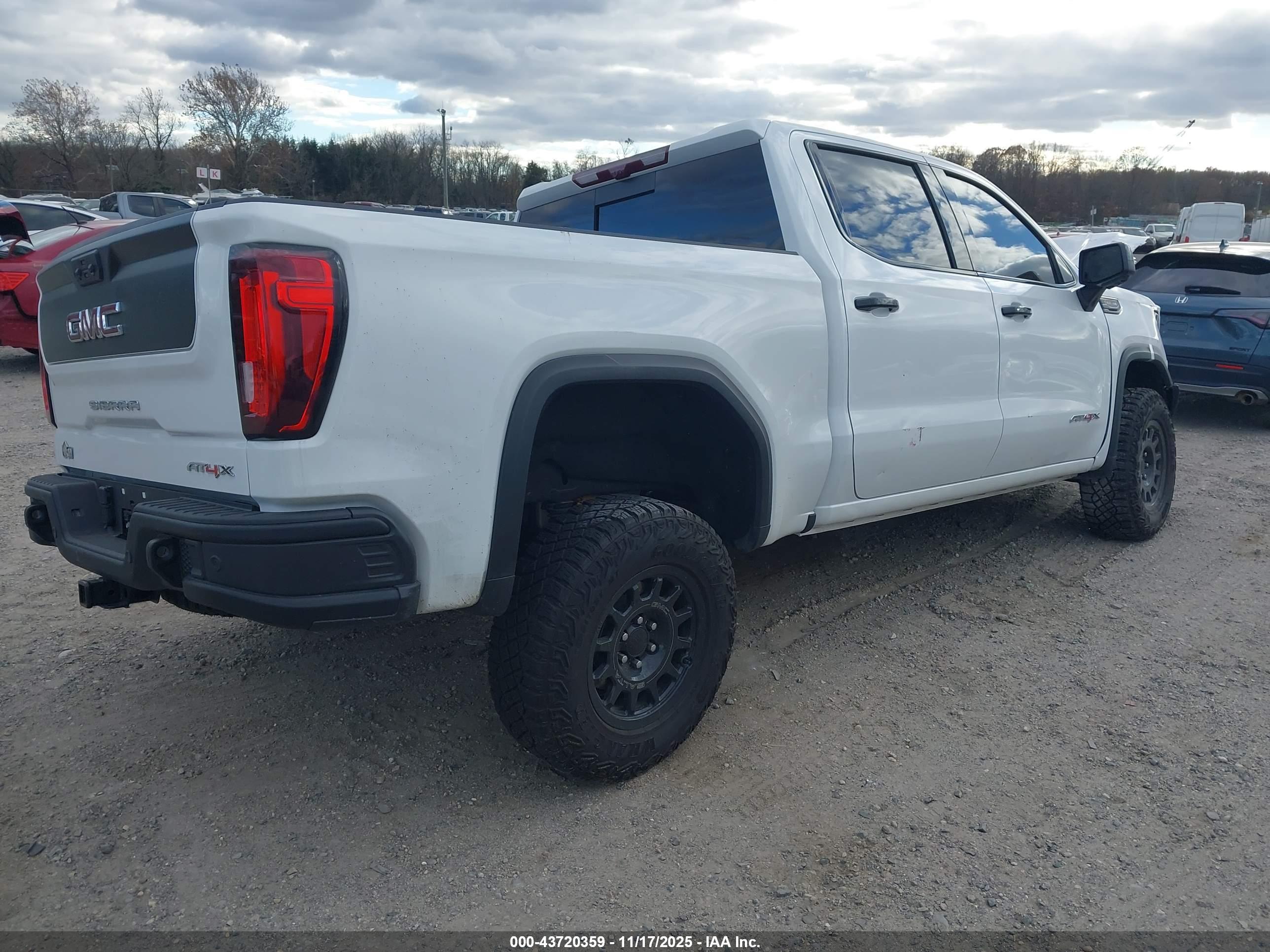 GMC SIERRA image 4