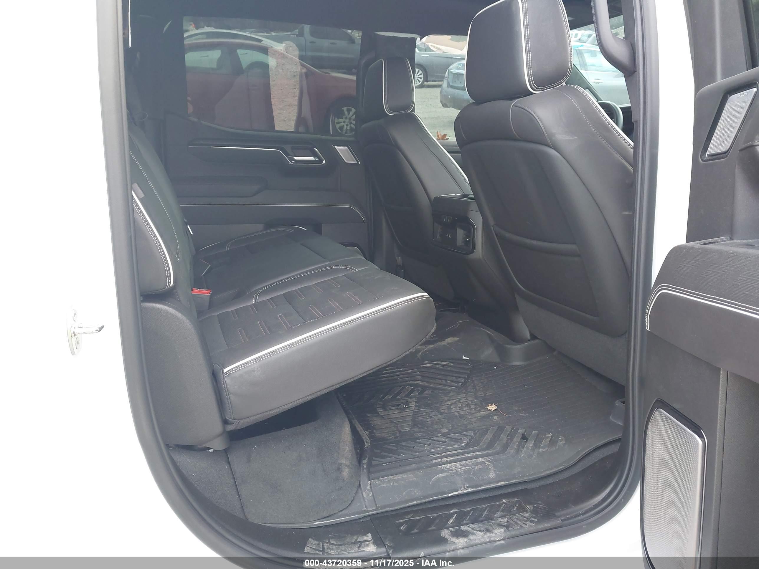 GMC SIERRA image 8
