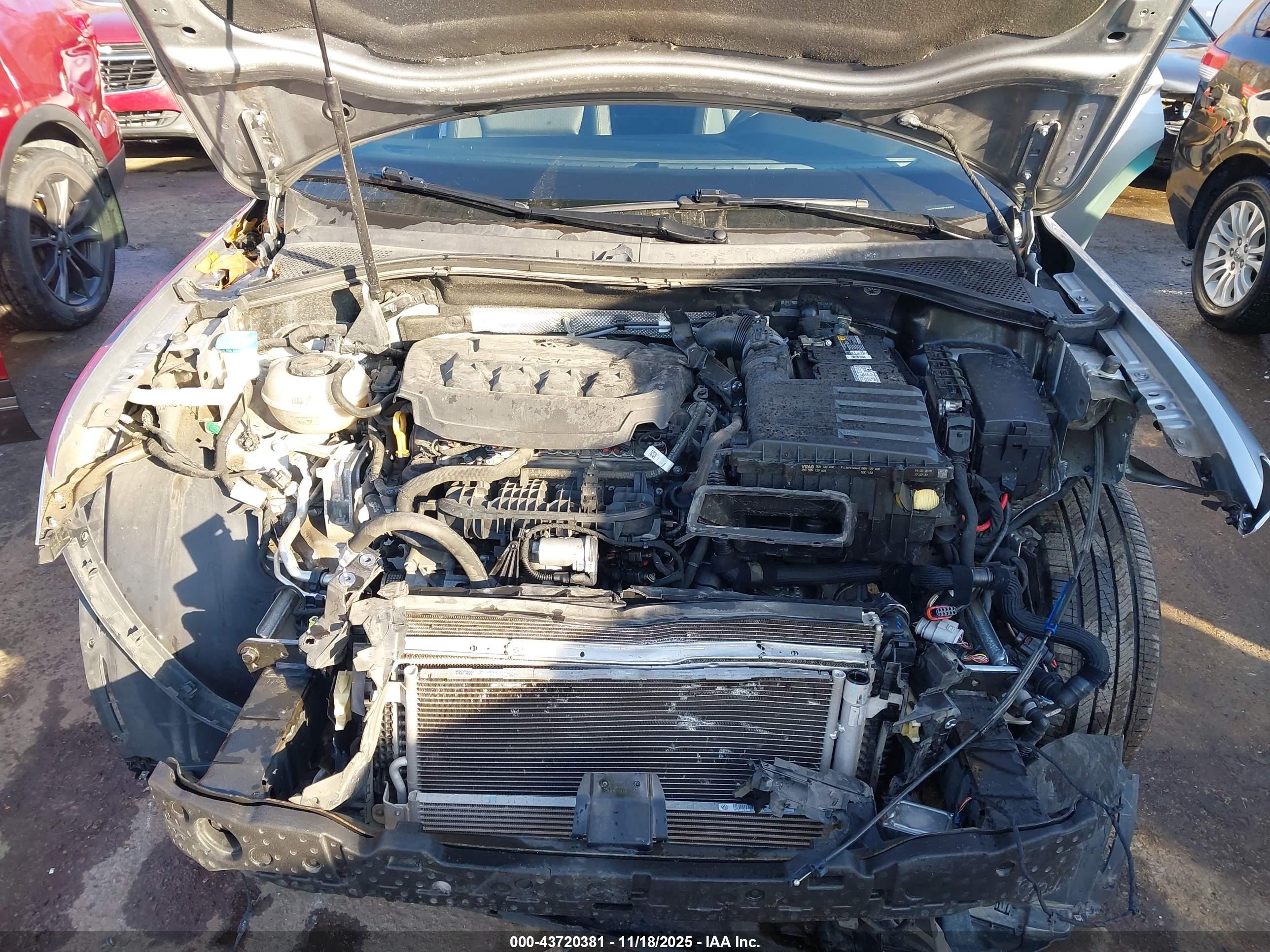 VOLKSWAGEN TIGUAN image 10