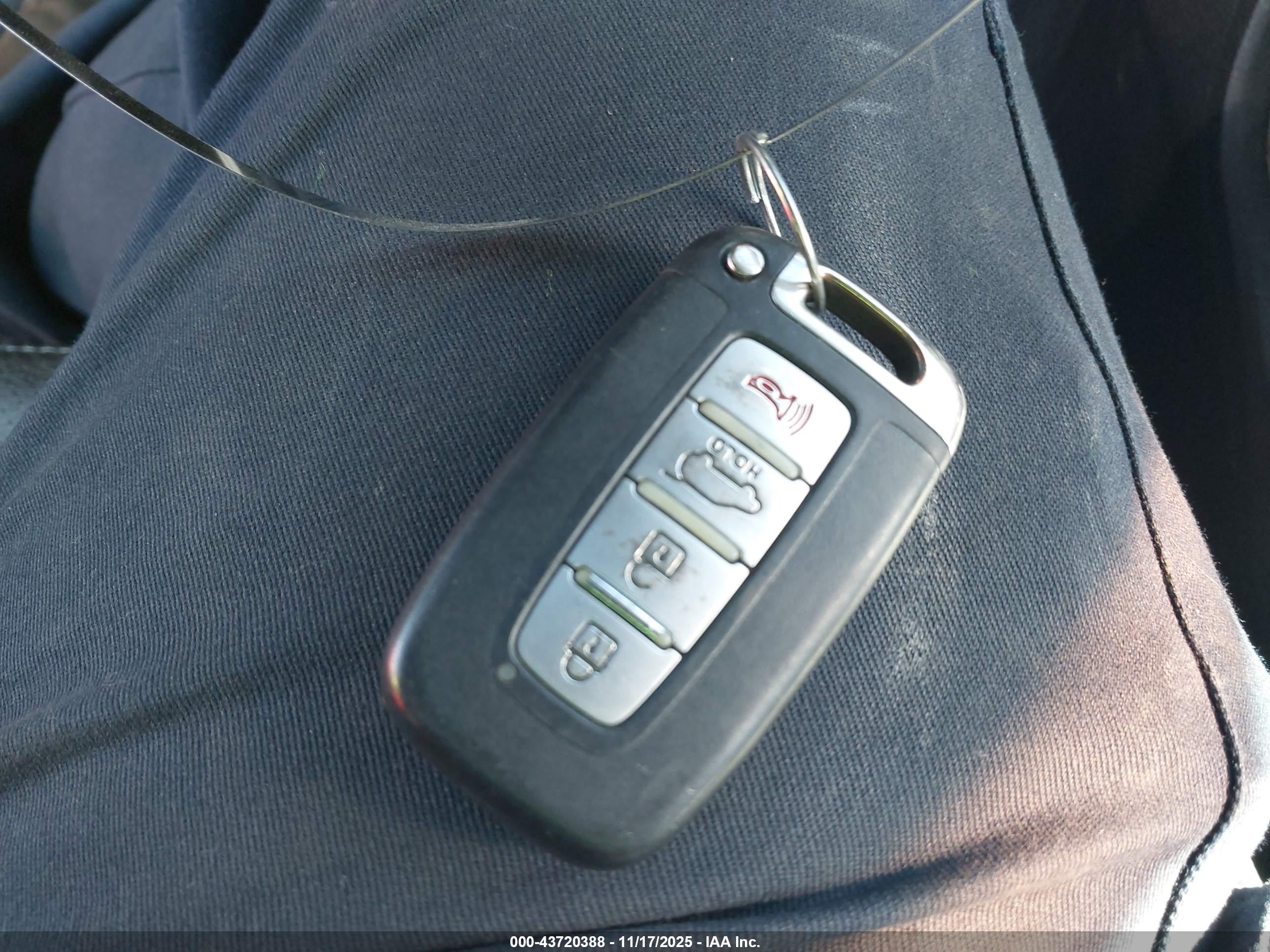 KIA SORENTO image 11