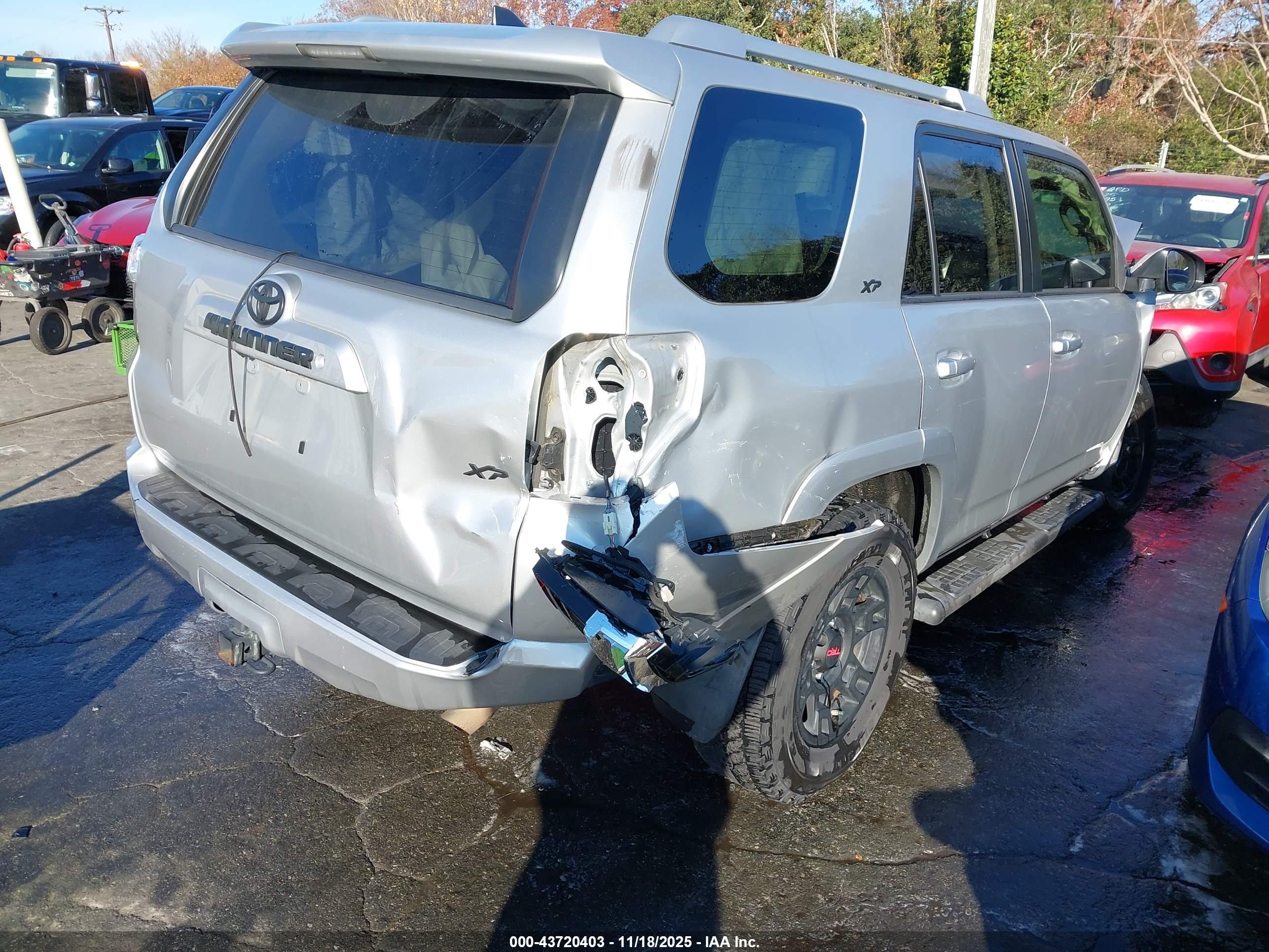 TOYOTA 4RUNNER image 4