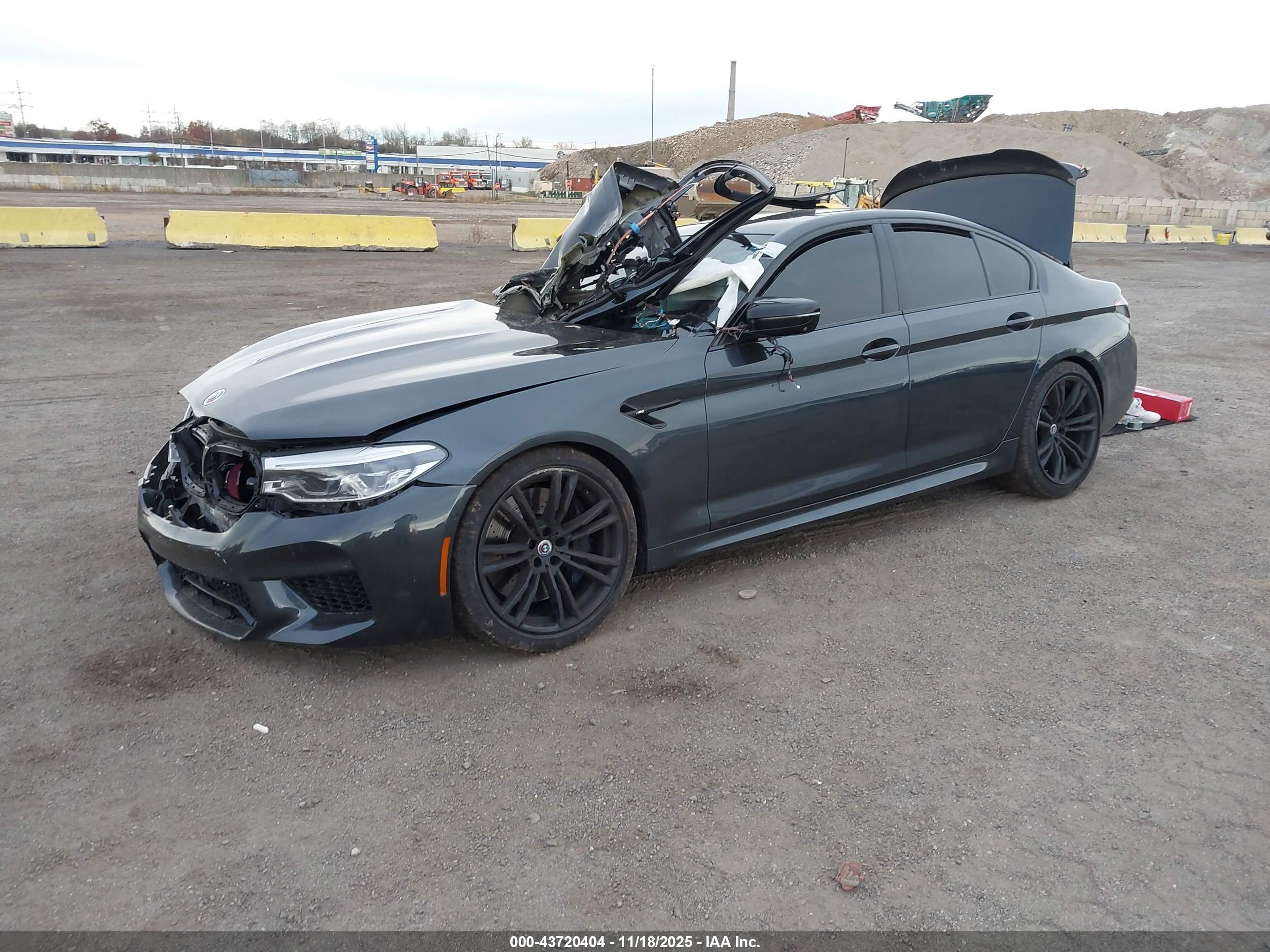 BMW M5 image 2