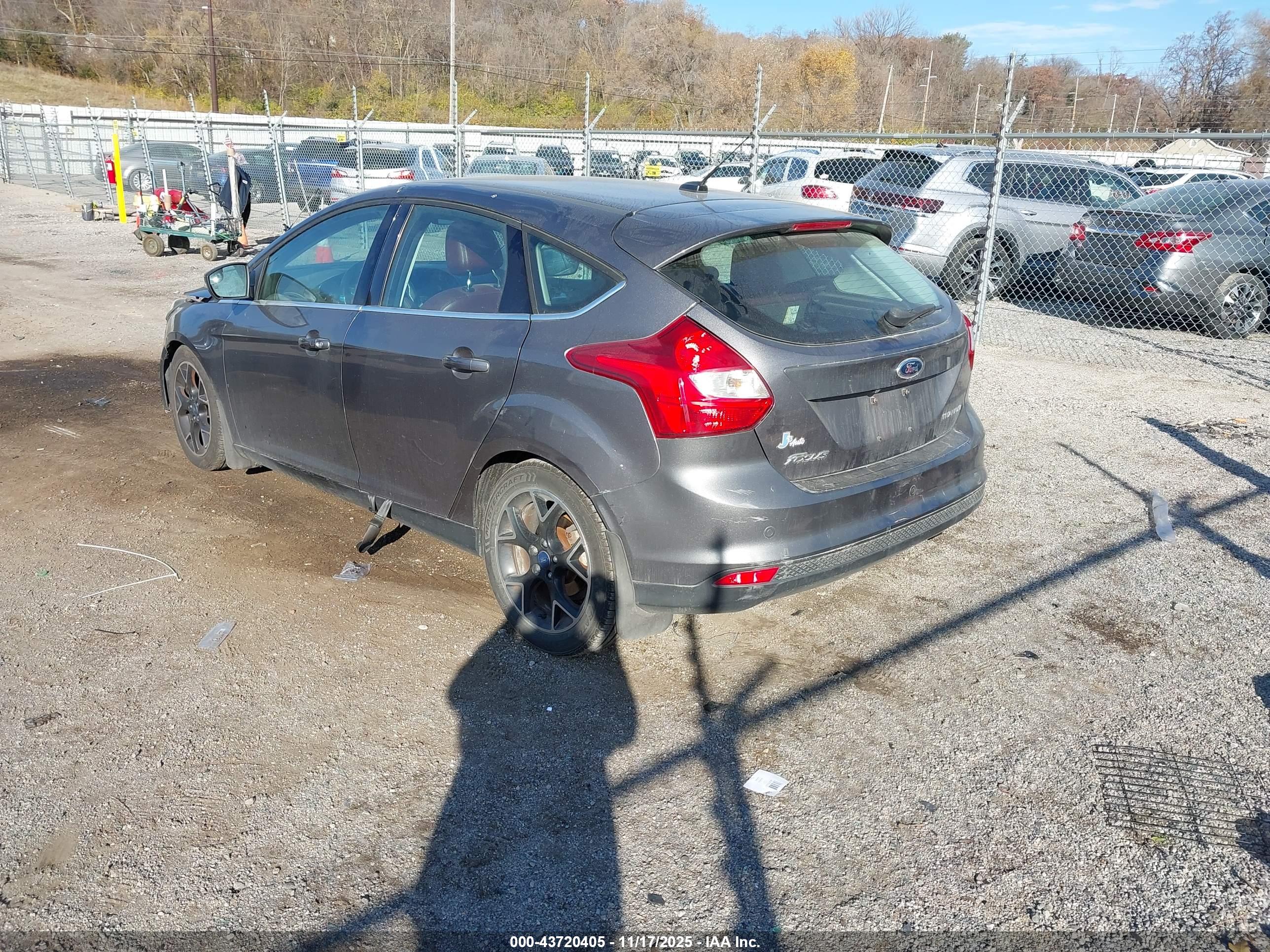 FORD FOCUS image 3