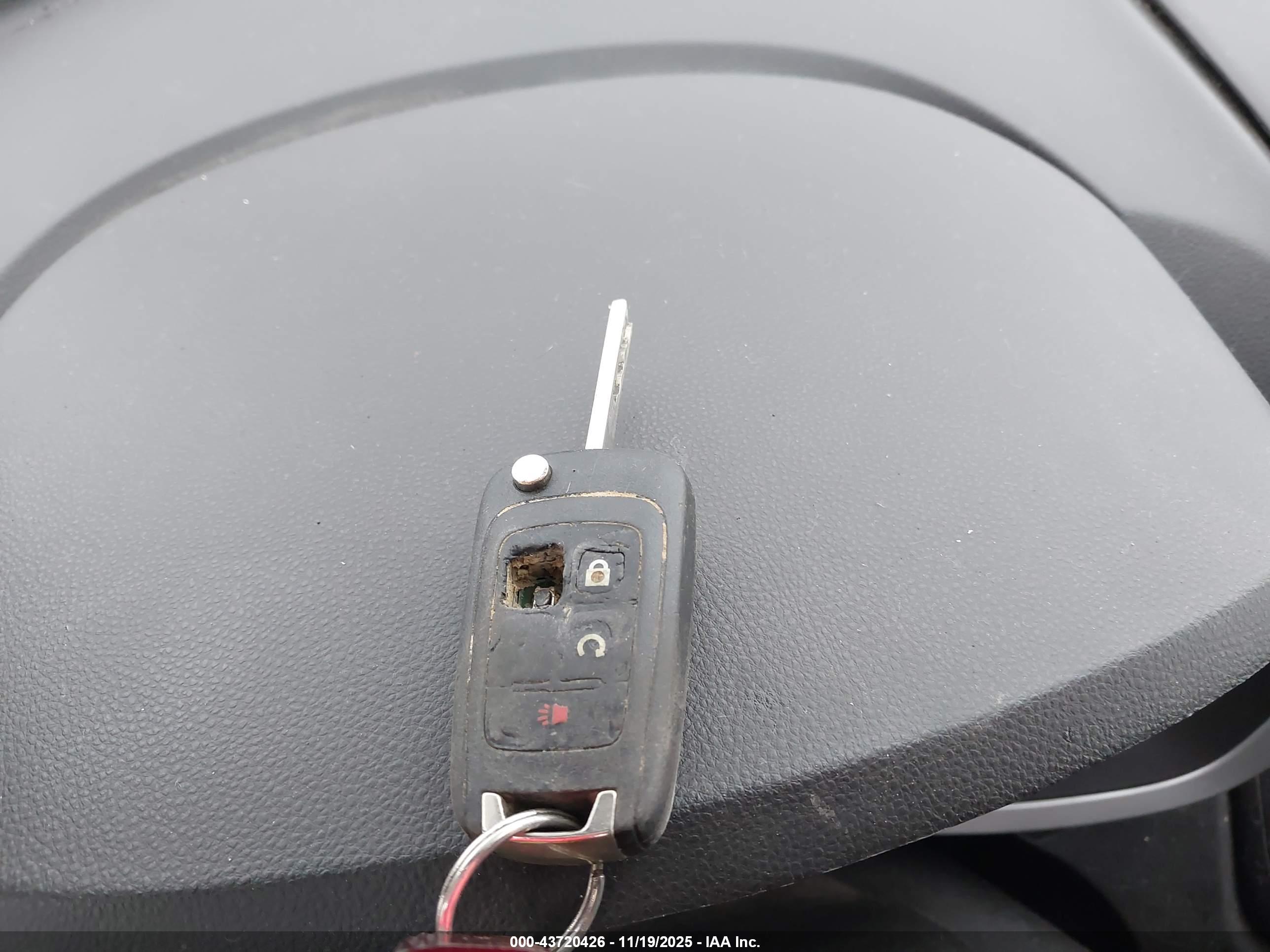 CHEVROLET EQUINOX image 11