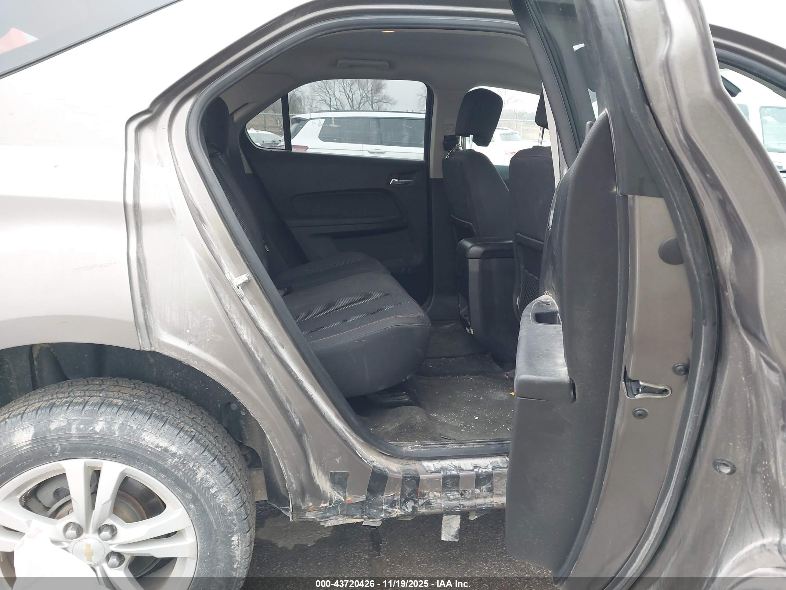 CHEVROLET EQUINOX image 8